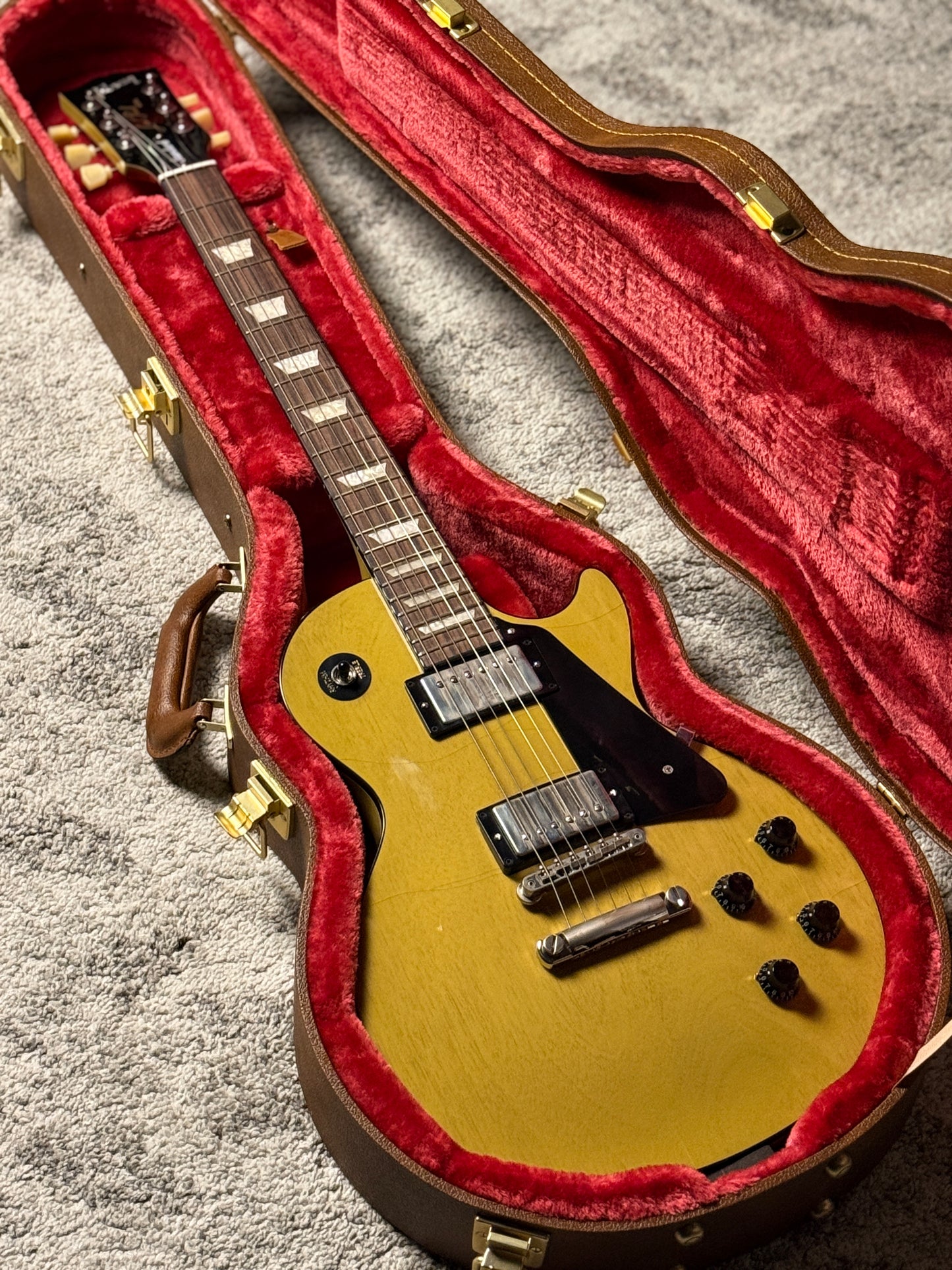 Gibson Les Paul Standard 50s Mahogany Top in TV Yellow  with Case 230640081 (B STOCK)