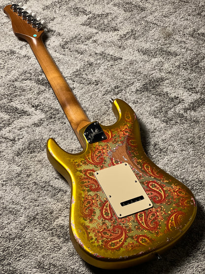 Dhatarattha Performance DST HSS in Gold Sparkle over Pink Paisley with RW FB and Nitrocellulose Lacquer Relic