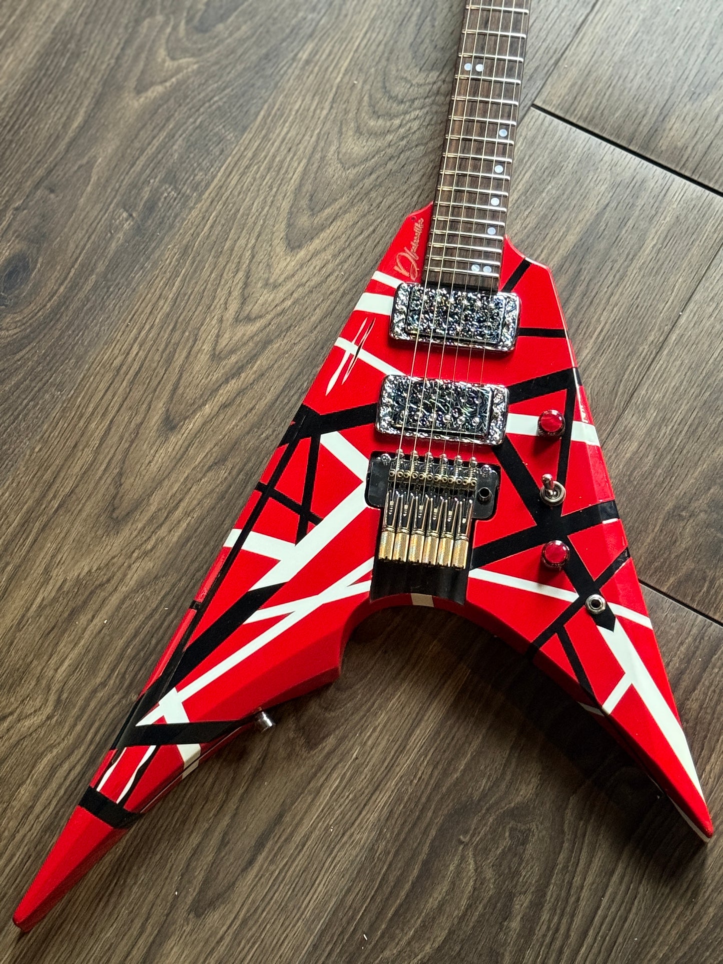 Dhatarattha Custom DHL V Headless in Red with Black and White Stripes with RW FB