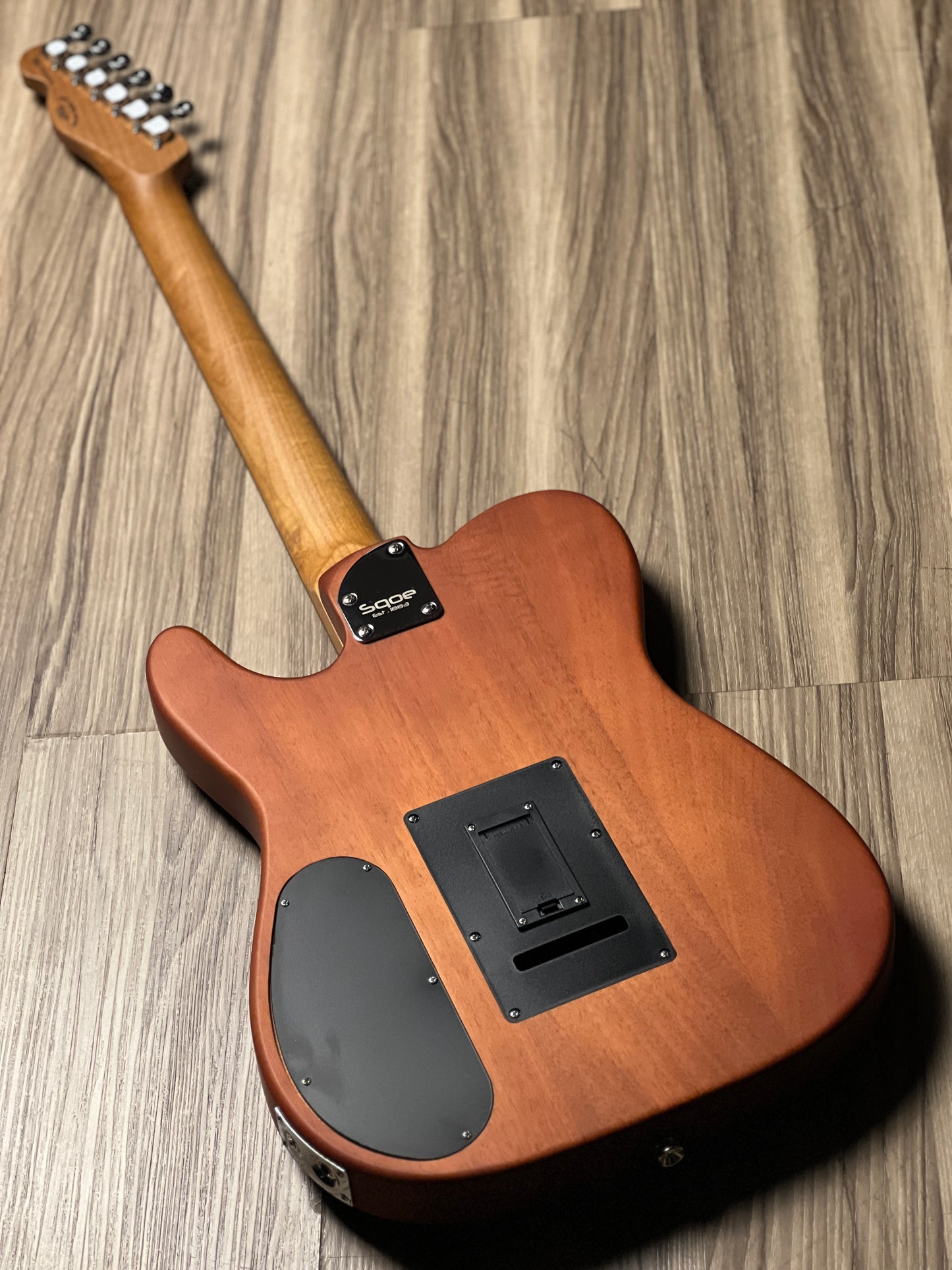 SQOE SEAE910 SB in Sunburst Acoustasonic Series