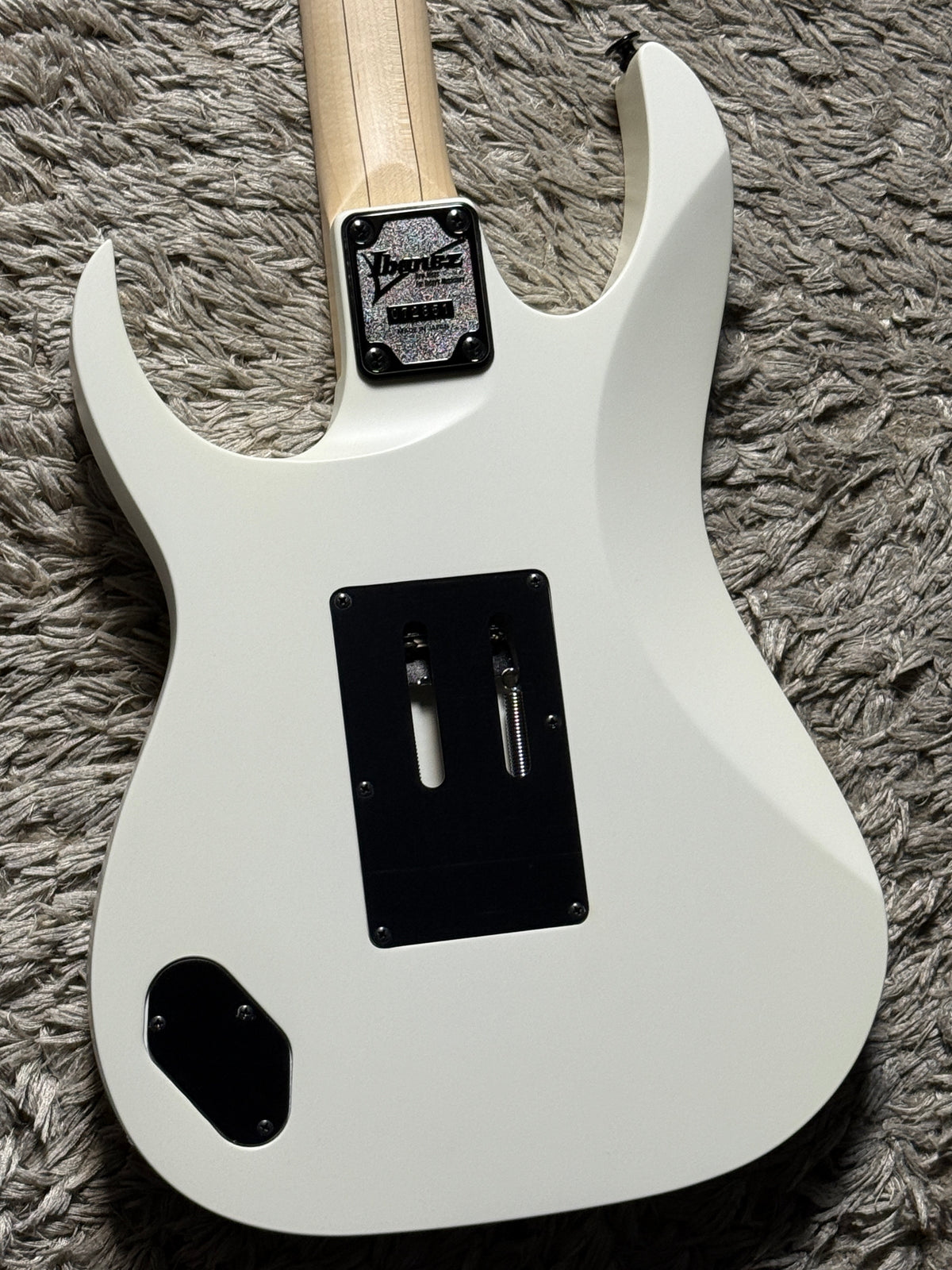Ibanez RG550-WNF in White Flat