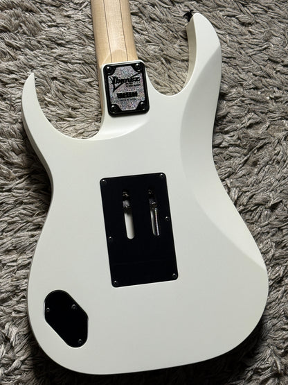 Ibanez RG550-WNF in White Flat
