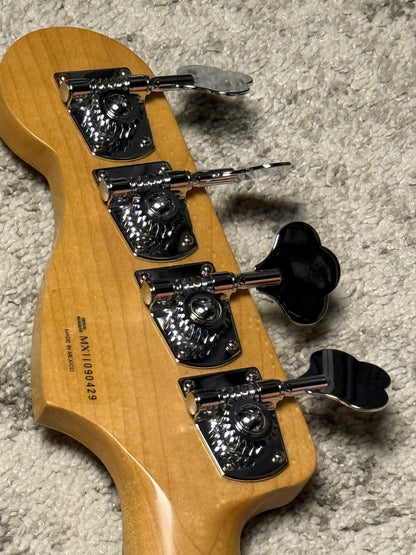 Fender Mark Hoppus Signature Bass in Surf Green MX11090429 (USED)