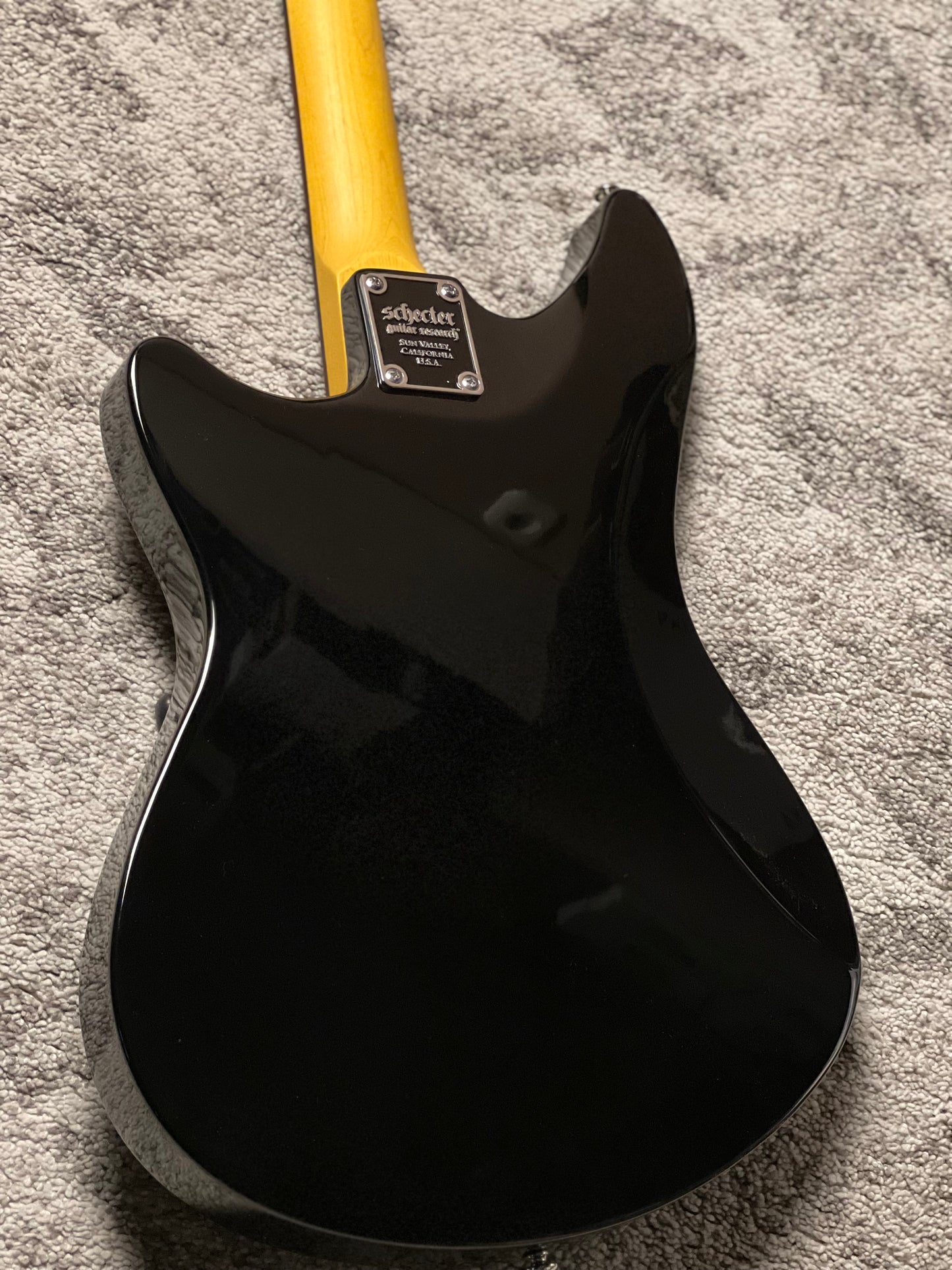 Schecter Spitfire Solid-Body in Black Leopard