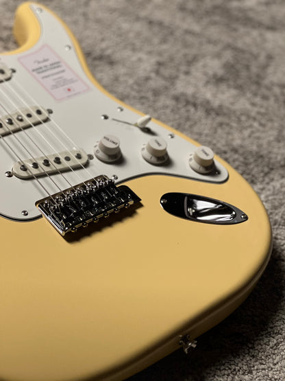 Fender Japan Traditional 70s Stratocaster with Maple FB in Vintage White JD25010795