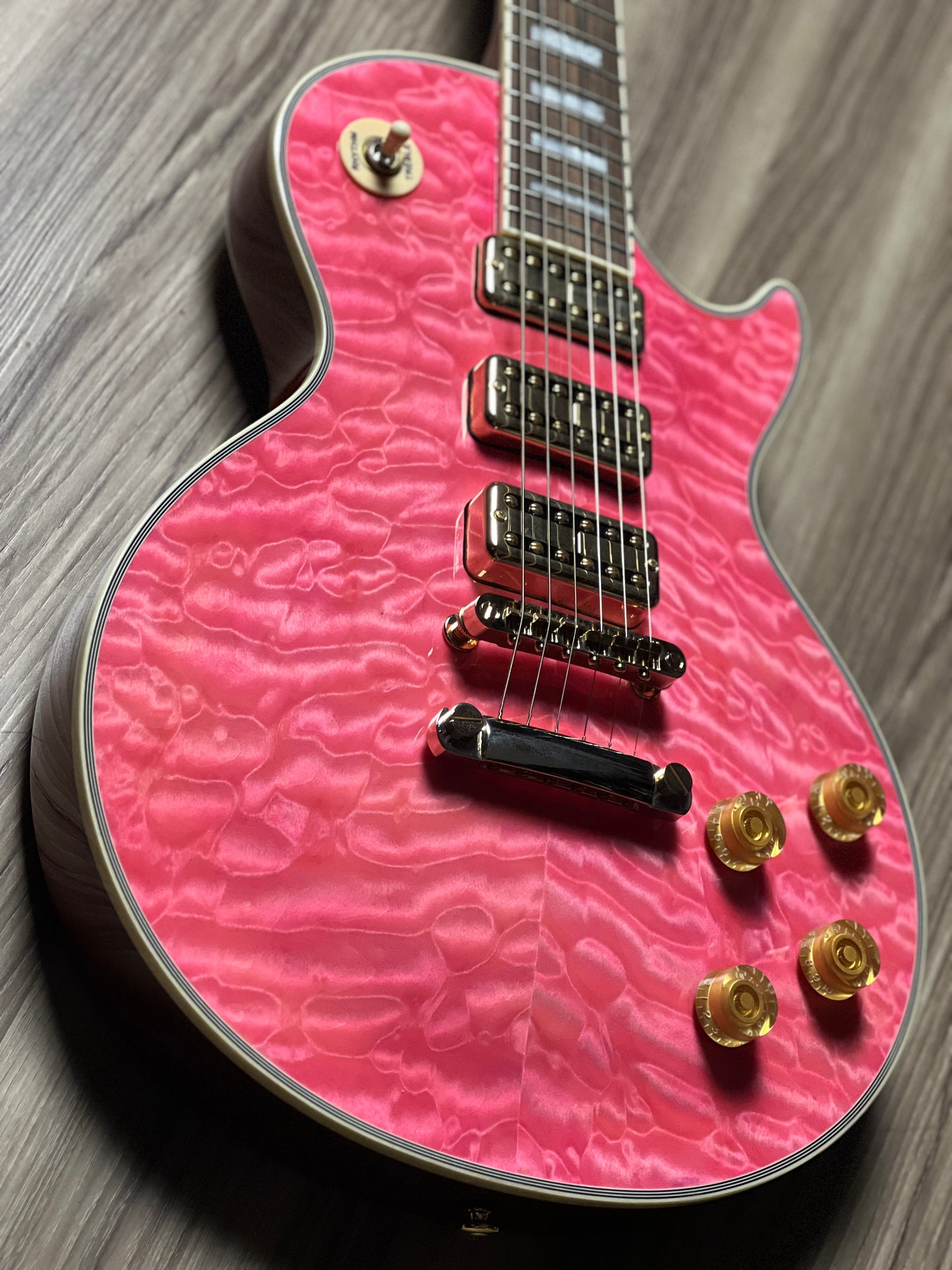 Soloking SLC60 T3 FM with 5A Quilt Top in Trans Pink