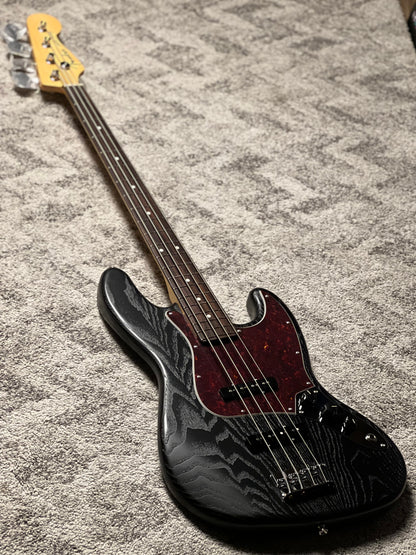 Fender MIJ Limited Jazz Bass with RW FB in Raw Ash Black JD25016284