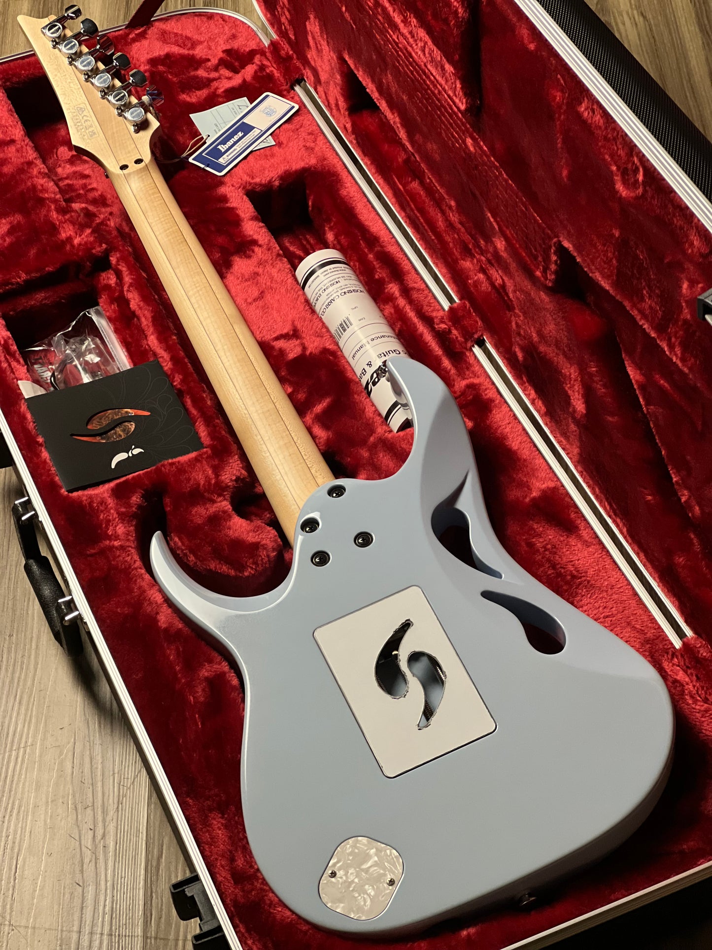 Ibanez PIA3761C Steve Vai Signature in Blue Powder with Case F2422314