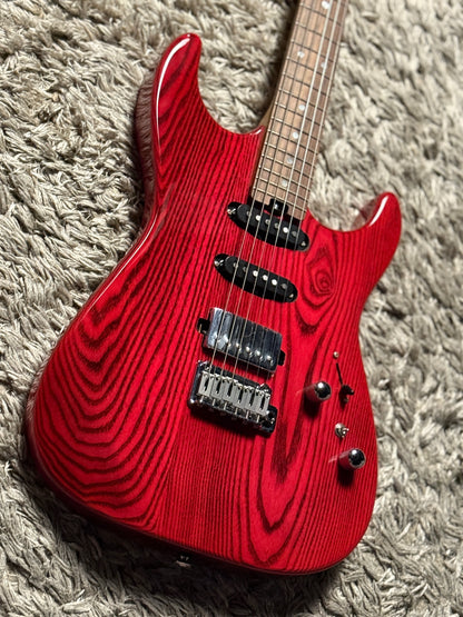 Soloking MS-1 Custom ในสีม่วงแดงใสพร้อมคอไม้เมเปิ้ลย่างและตัวไม้แอช 