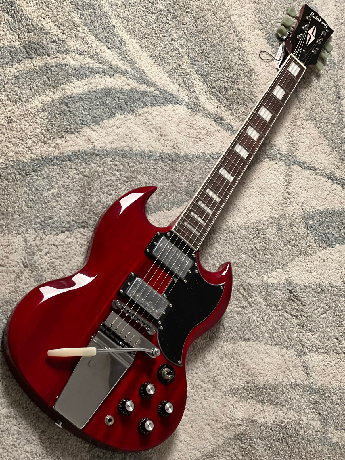 Soloking SG60 Vibrola MKII in Transparent Red Cherry JESCAR (Altered Headstock)