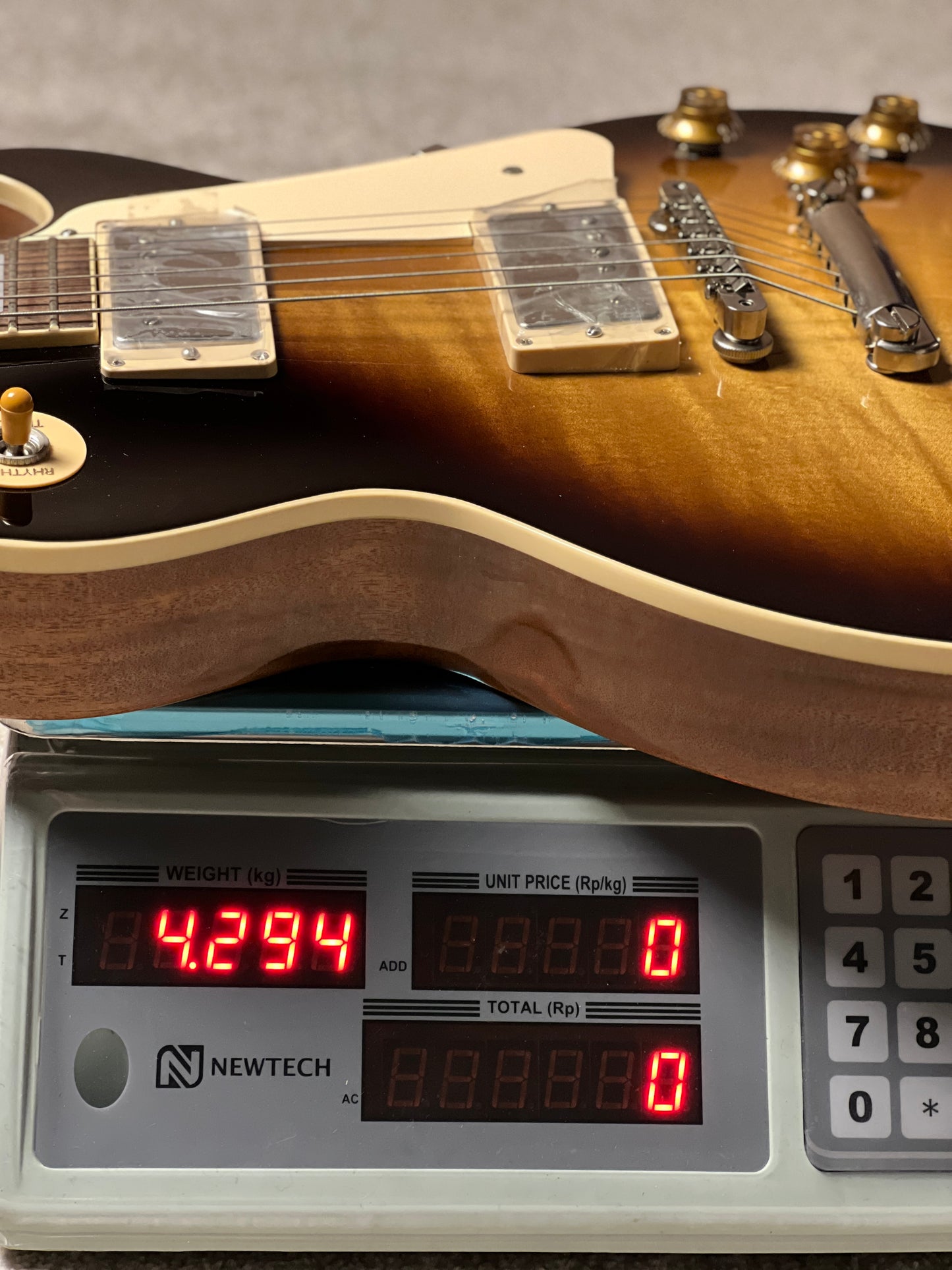 Gibson Les Paul Standard 50s ติดอันดับ Top ในหมวด Tobacco Burst