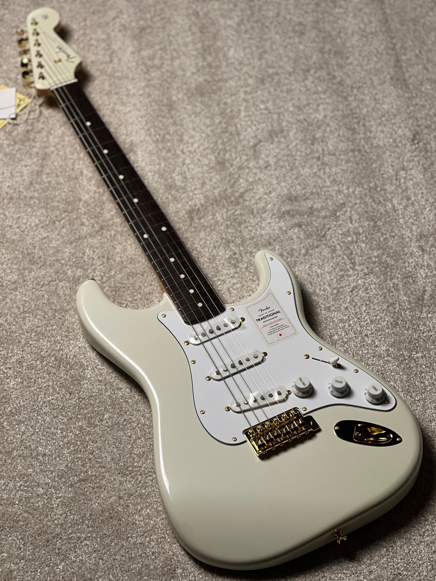 Fender Japan Traditional 2025 Collection 60s Stratocaster with RW FB in White Pearl JD25014418