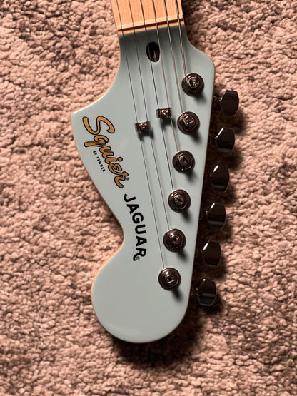 Squier FSR Affinity Series Jaguar with Maple FB in Daphne Blue
