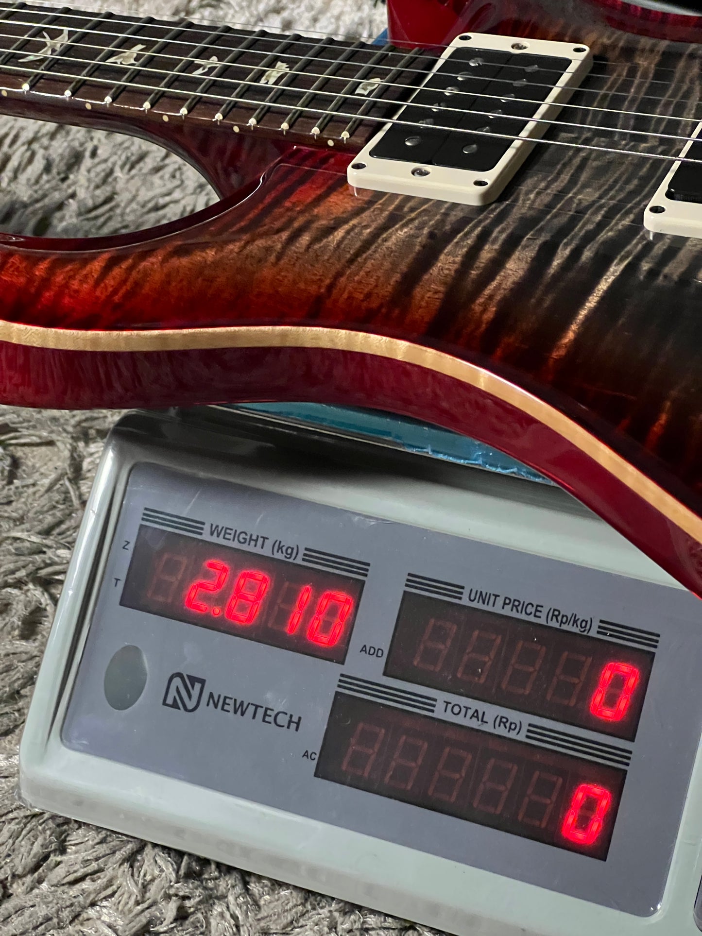 PRS Custom 24 10 Top In Charcoal Cherry With Stained Flame Neck 241400