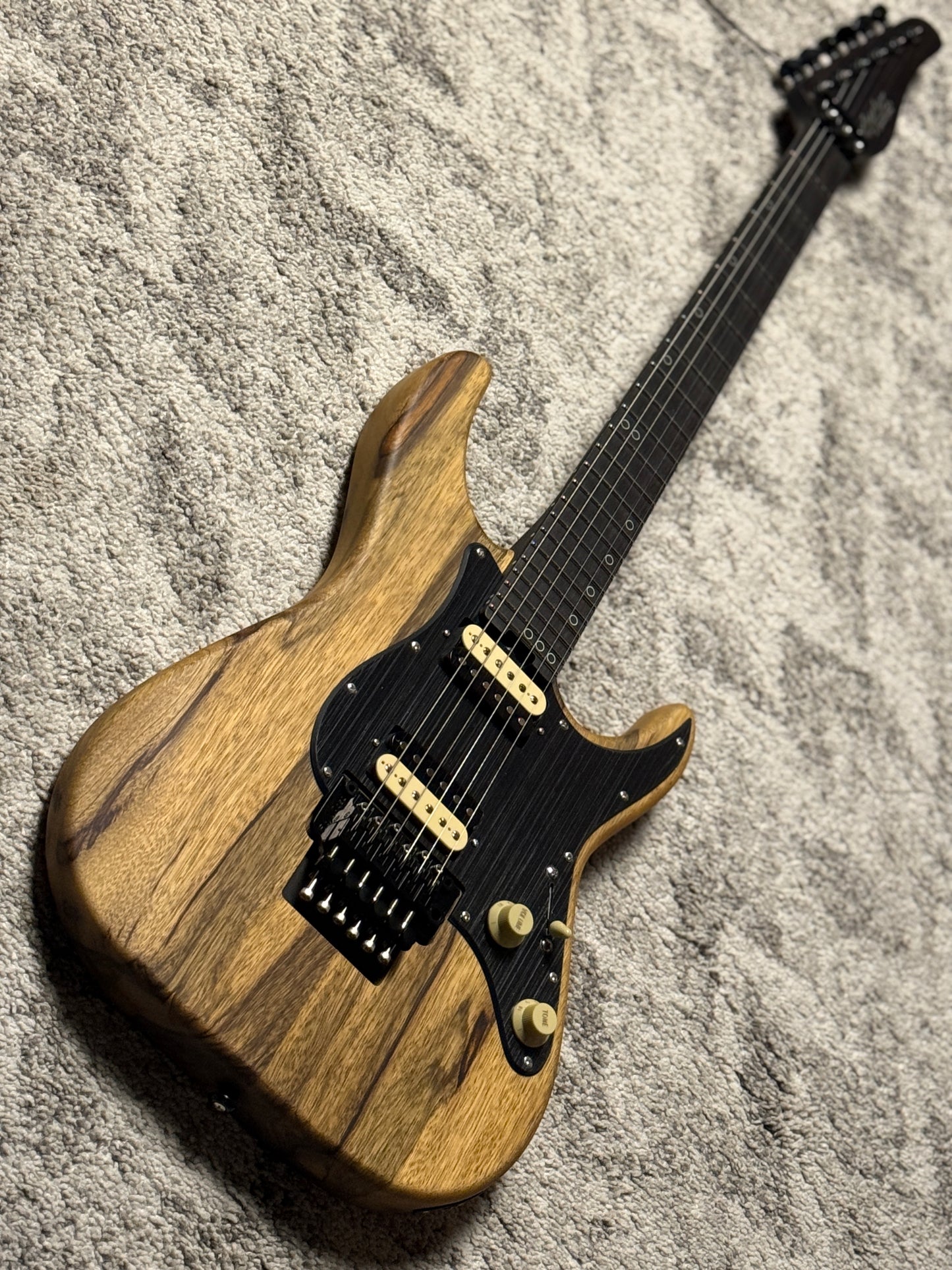 Schecter Sun Valley Super Shredder Exotic in Black Limba W26010856