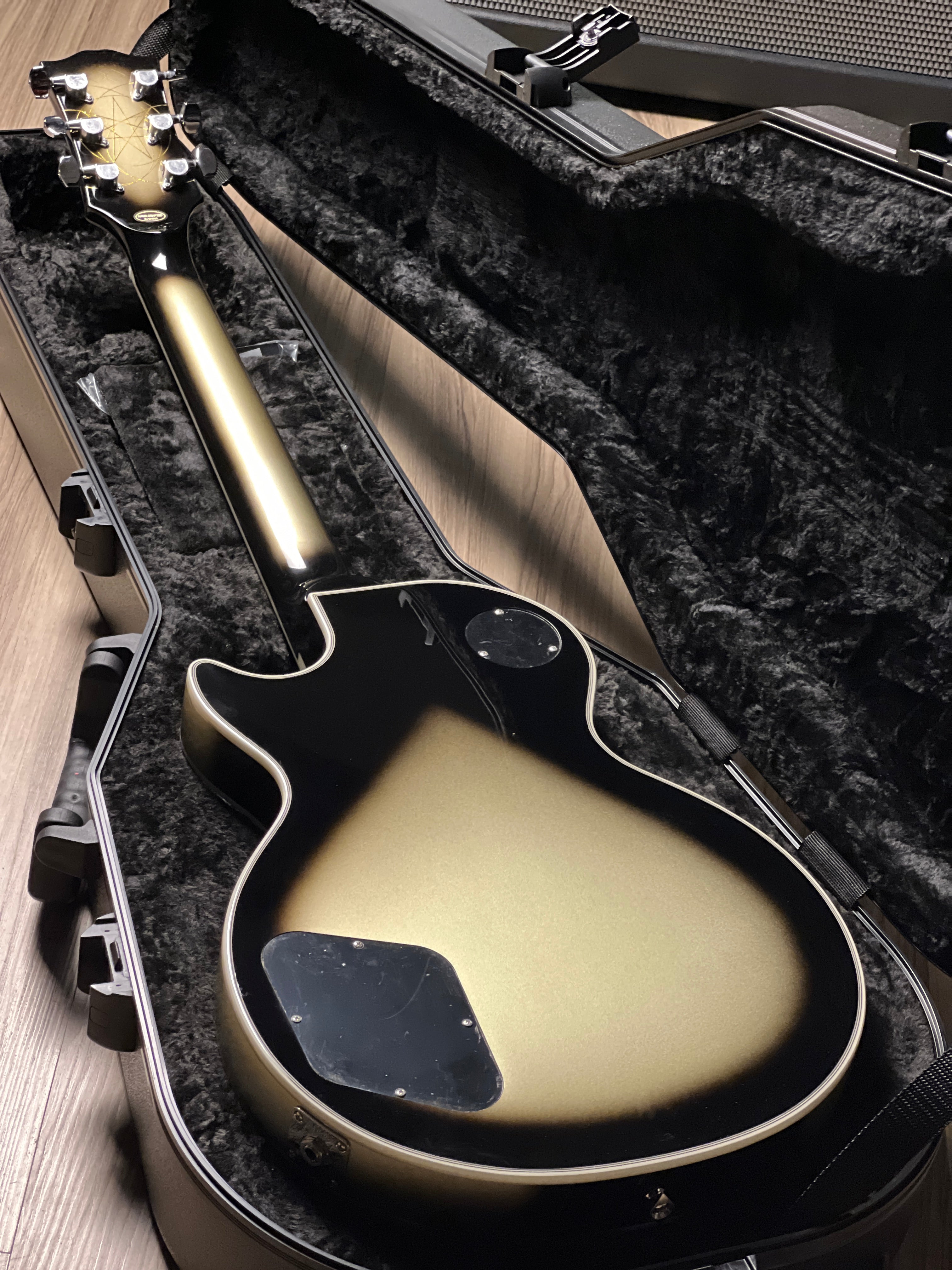 Epiphone Adam Jones 1979 Les Paul Custom in Antique Silverburst