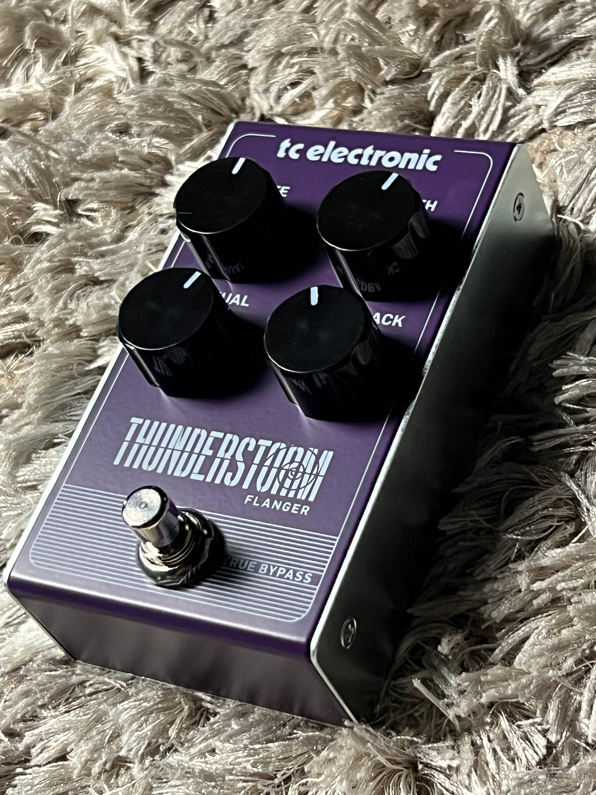 flanger effect pedal TC Electronic Thunderstorm Flanger Guitar Effects Pedal – nafiriguitar.com