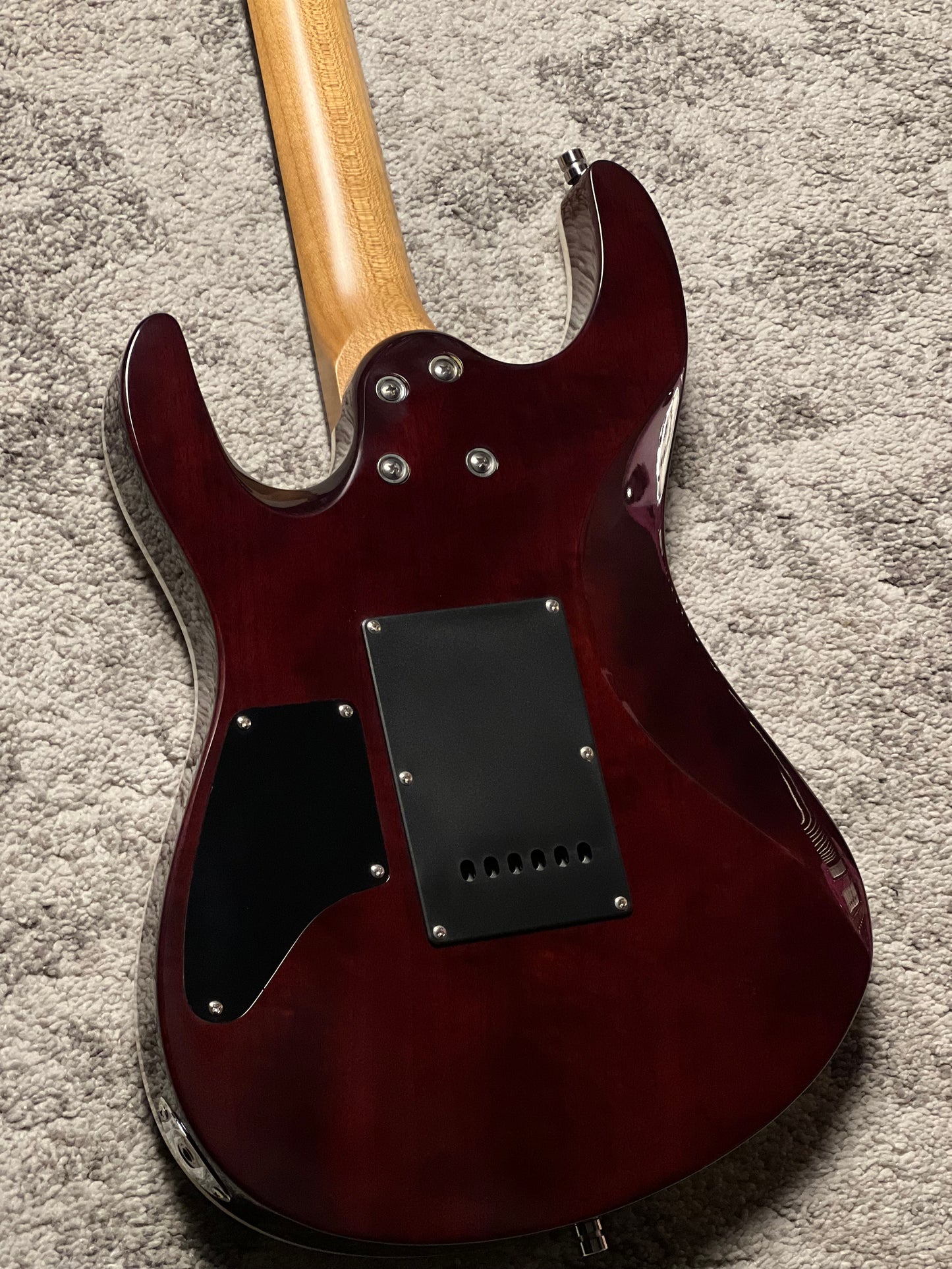 Dhatarattha Custom DST HH Quilt in Magenta Surf with Rosewood FB
