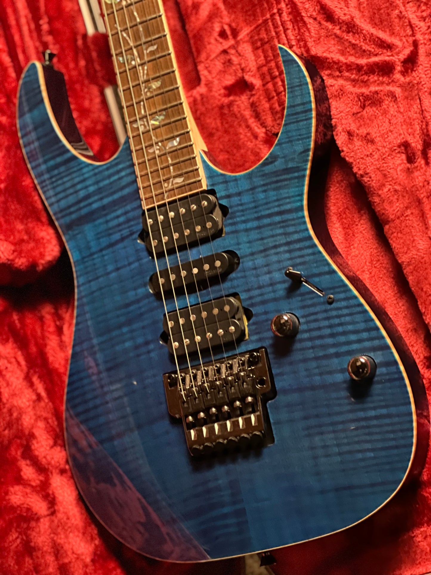 Ibanez RG8570-RBS w/Case in Royal Blue Sapphire F2429332