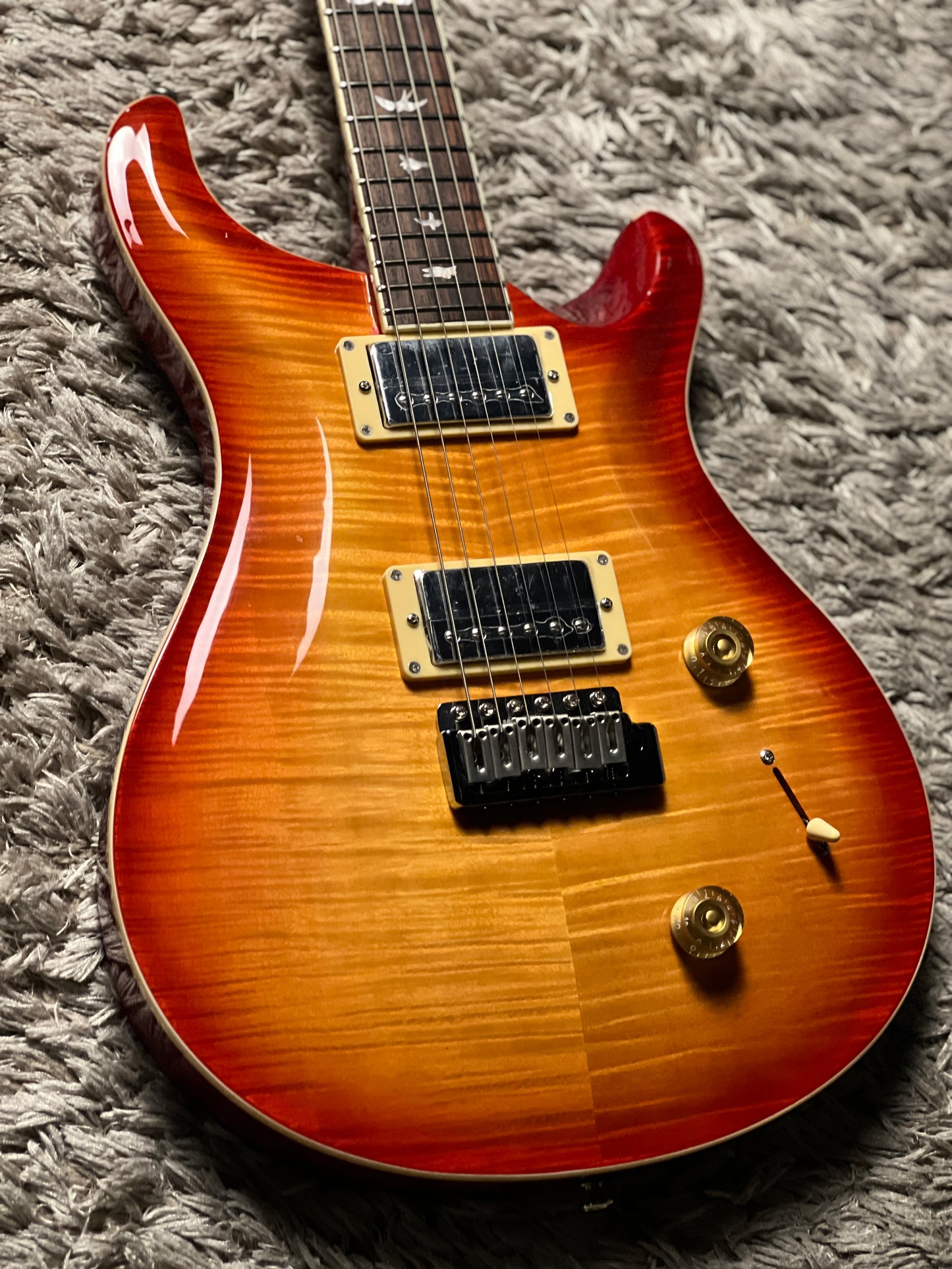 SQOE SEPR900 in Cherry Sunburst