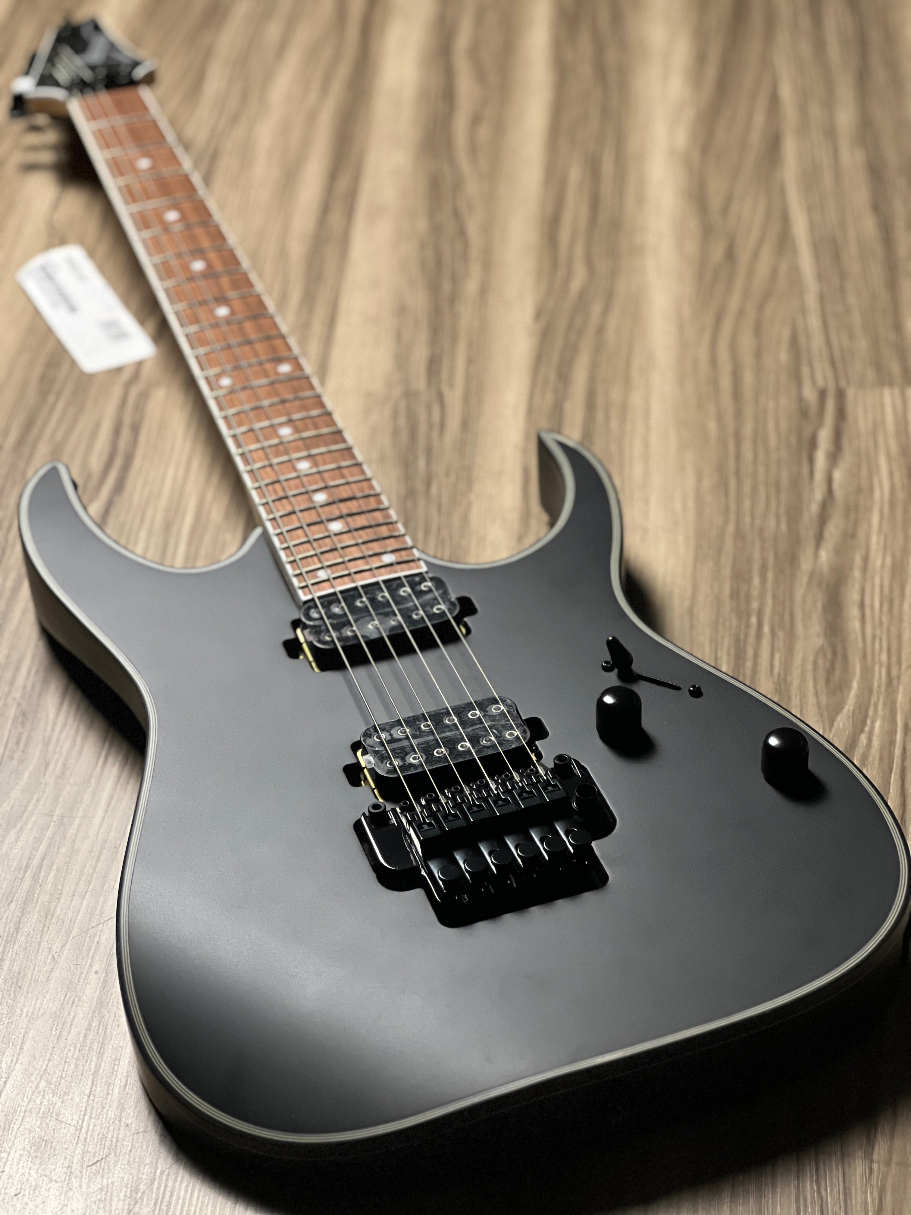 69B22B55-6CE6-4E48-8B57-