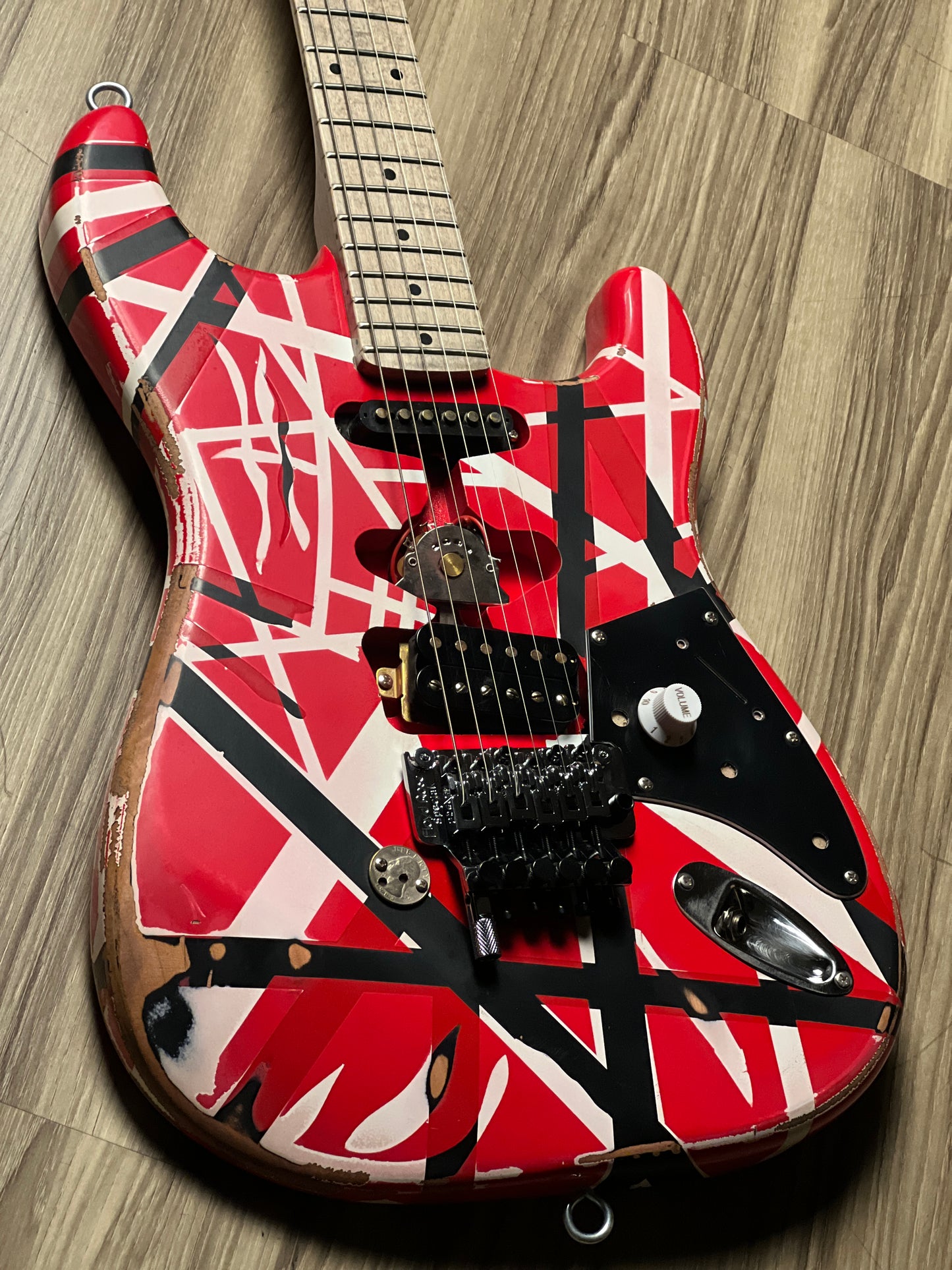 SLX Hawk Antique 5150 Eddie Van Halen Frankenstrat Tribute