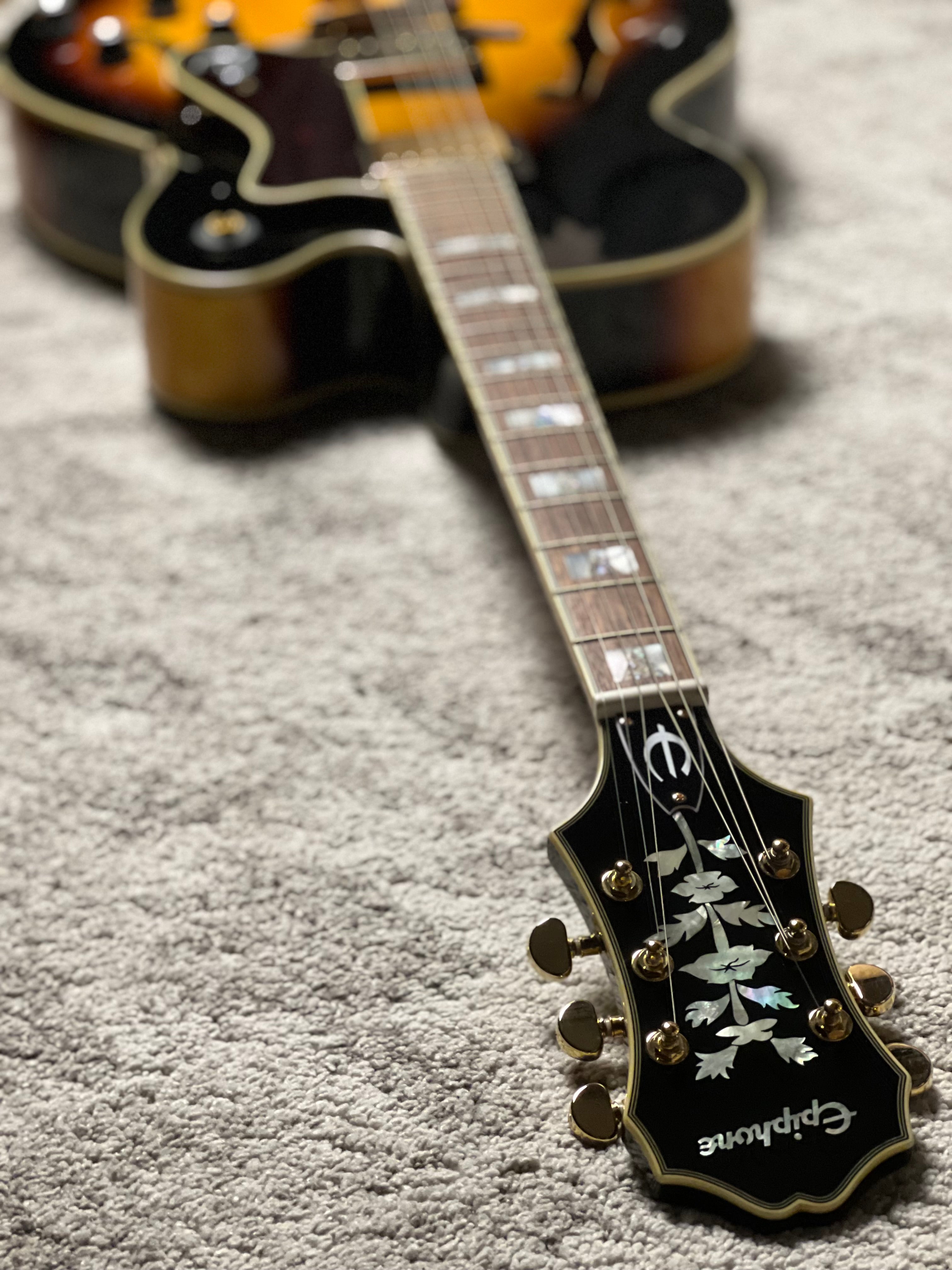 Epiphone Broadway Hollowbody w/Bag in Vintage Sunburst