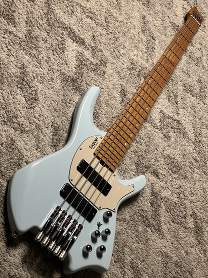 SQOE SBWT750 SBL Warrior 5-String Headless Bass in Sonic Blue