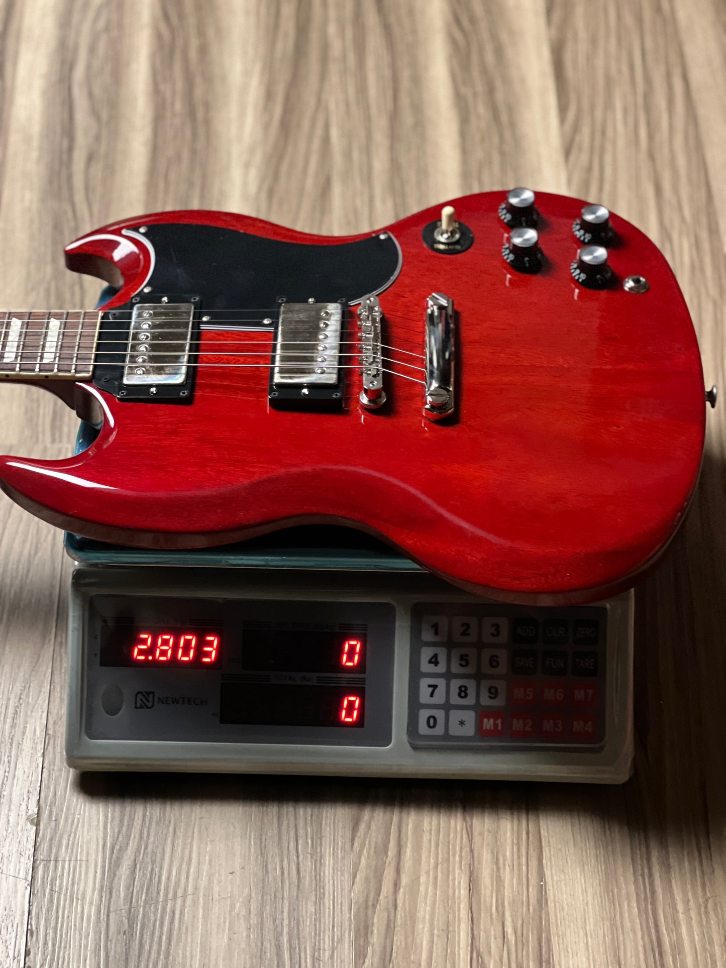 Gibson SG Standard '61 in Vintage Cherry w/Case 234040104 (B STOCK)