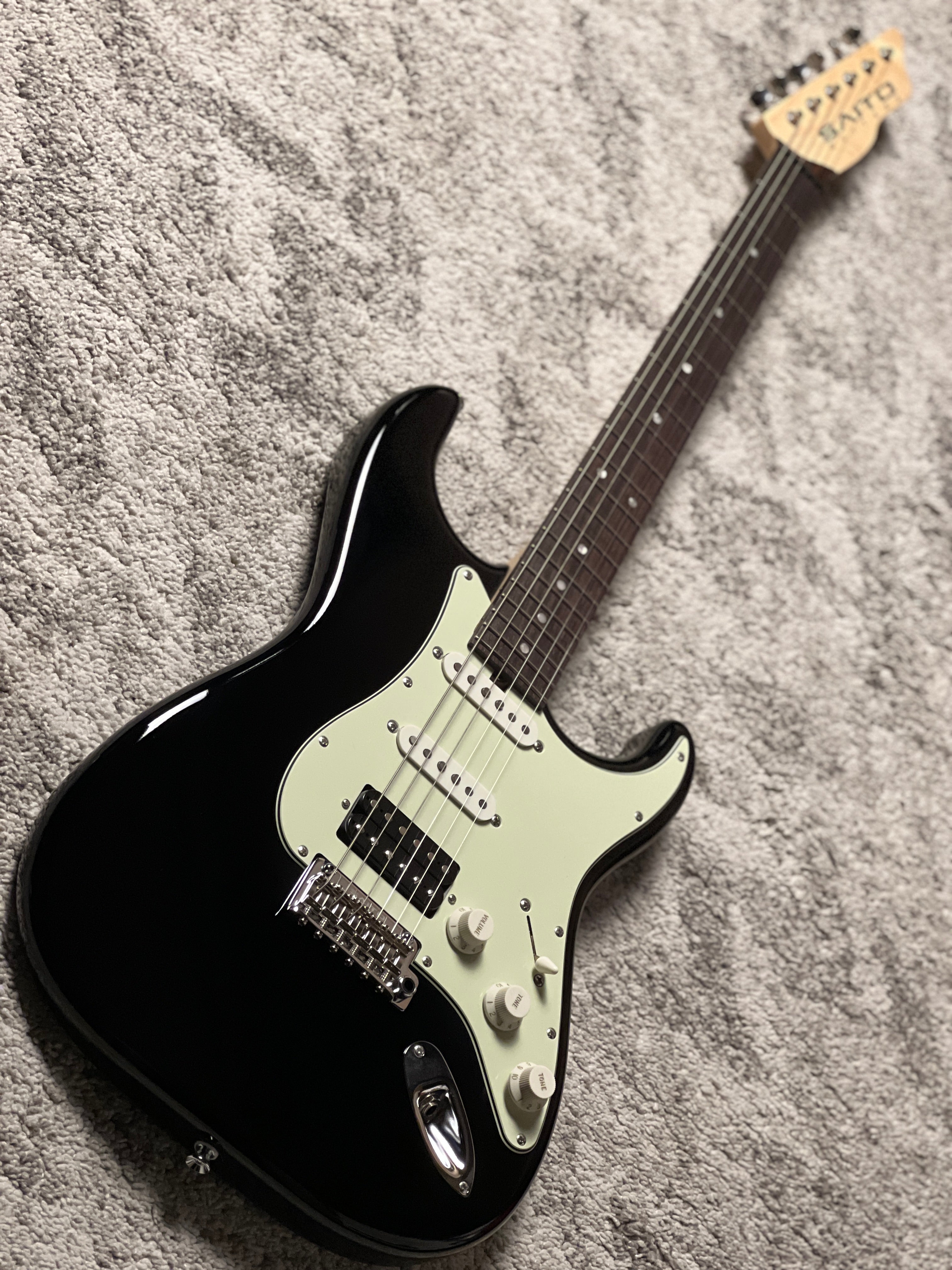 Saito S-622CS SSH Heritage with Rosewood in Black with Mint Green