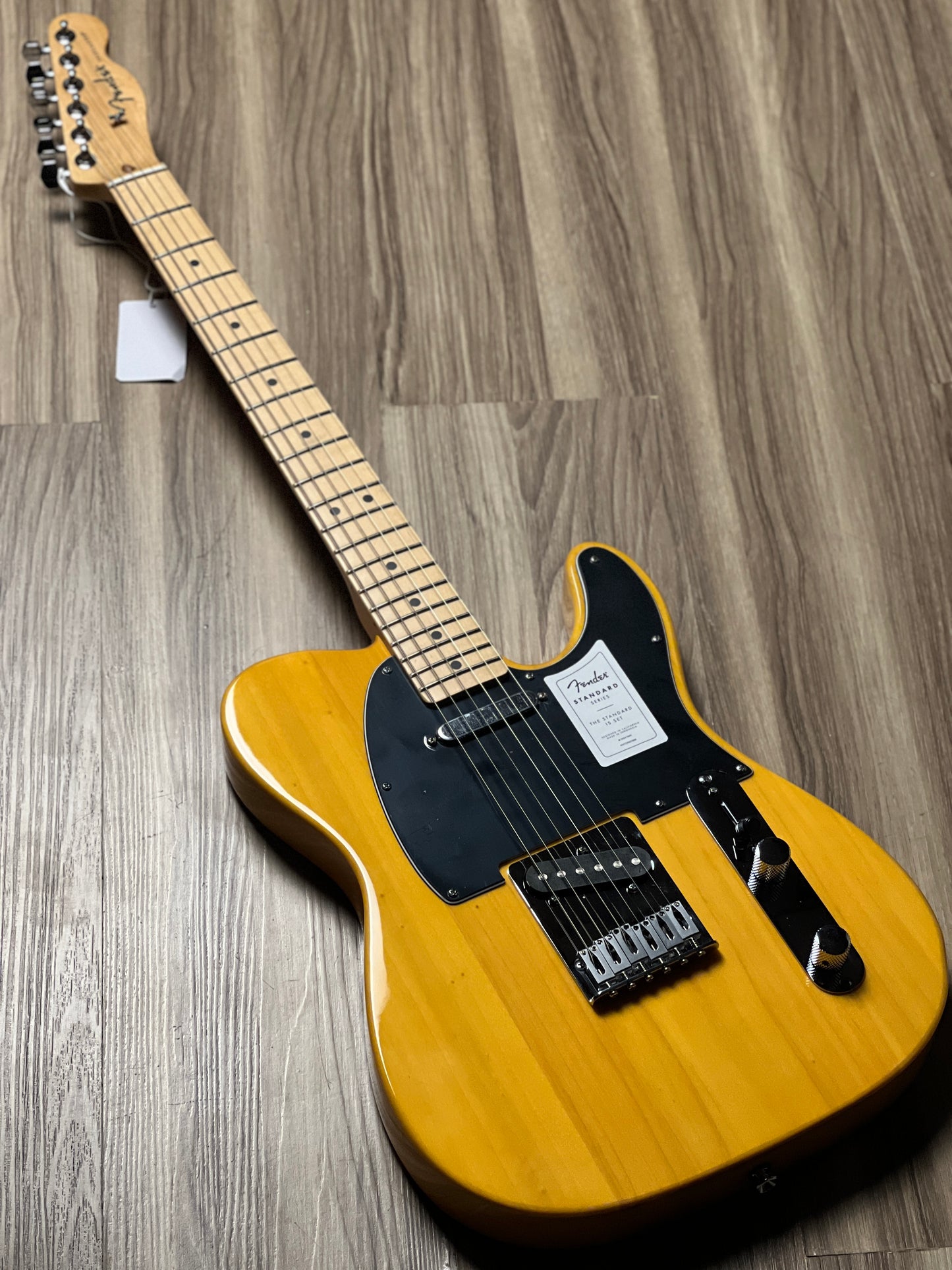 Fender Standard Telecaster with Maple FB in Butterscotch Blonde