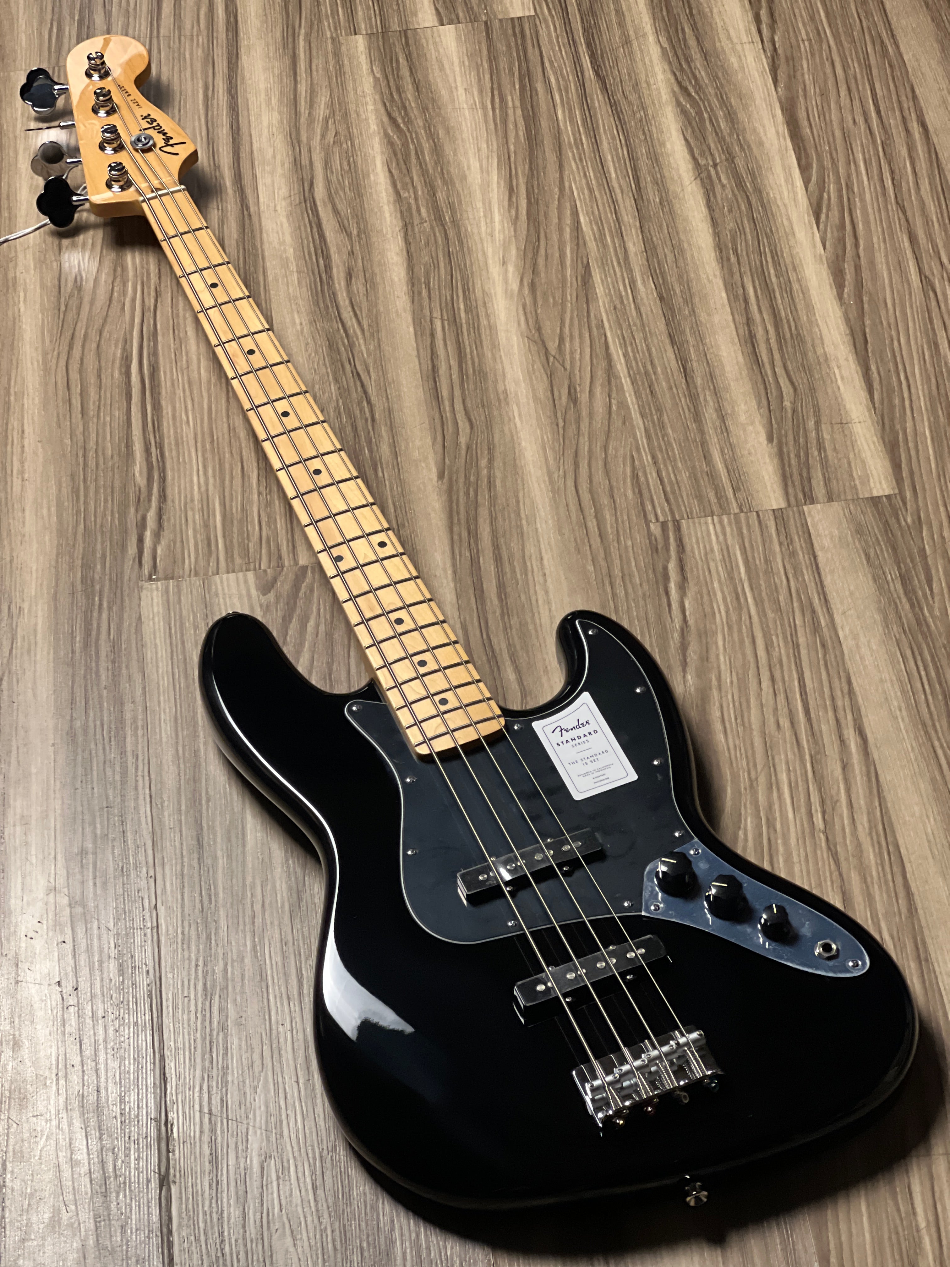 Fender Standard Jazz Bass with Maple FB in Black – nafiriguitar.com