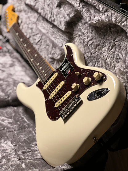 Fender American Professional II Stratocaster With Rosewood FB In Olympic White US23075009