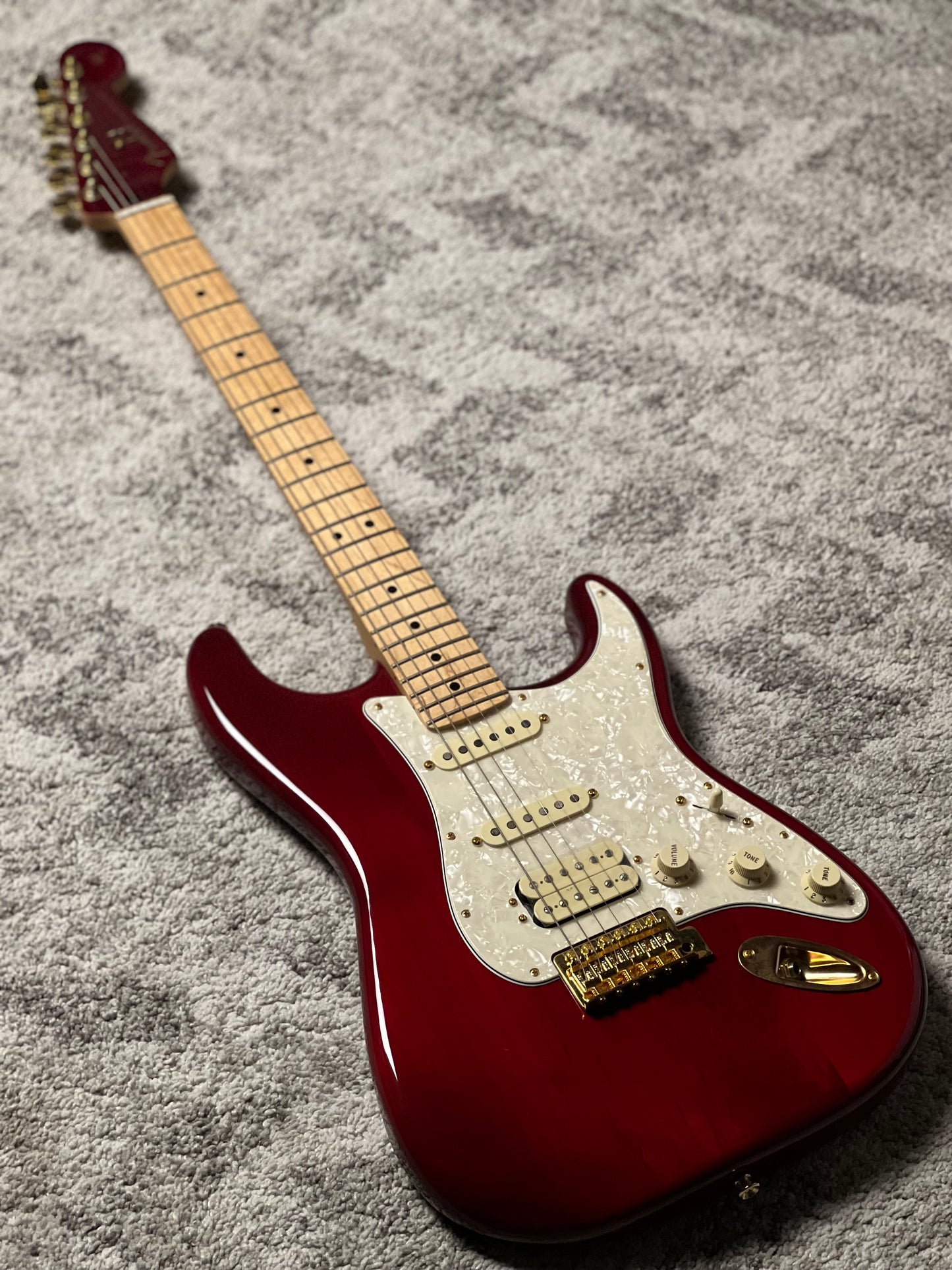 Fender Tash Sultana Stratocaster With Maple FB In Transparent Cherry MX20069998