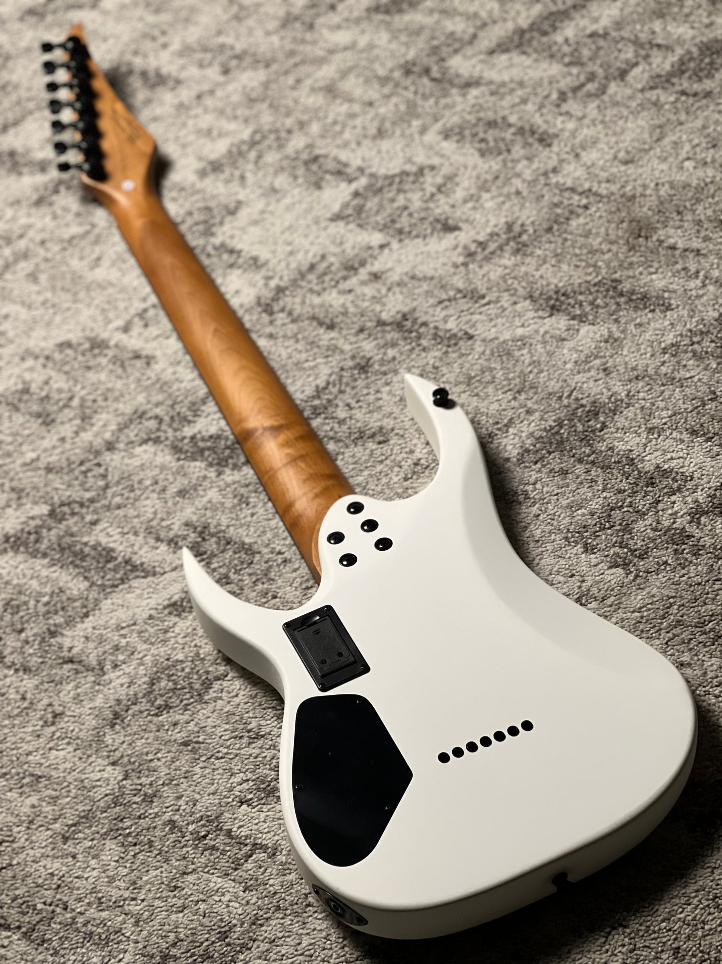 SQOE SEIB7S 7 WH String in White