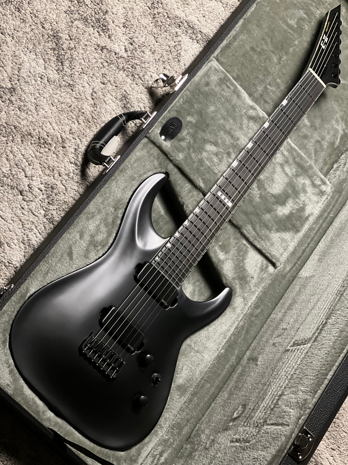 ESP E-II Horizon NT-7B Hipshot in Black satin ES0270263
