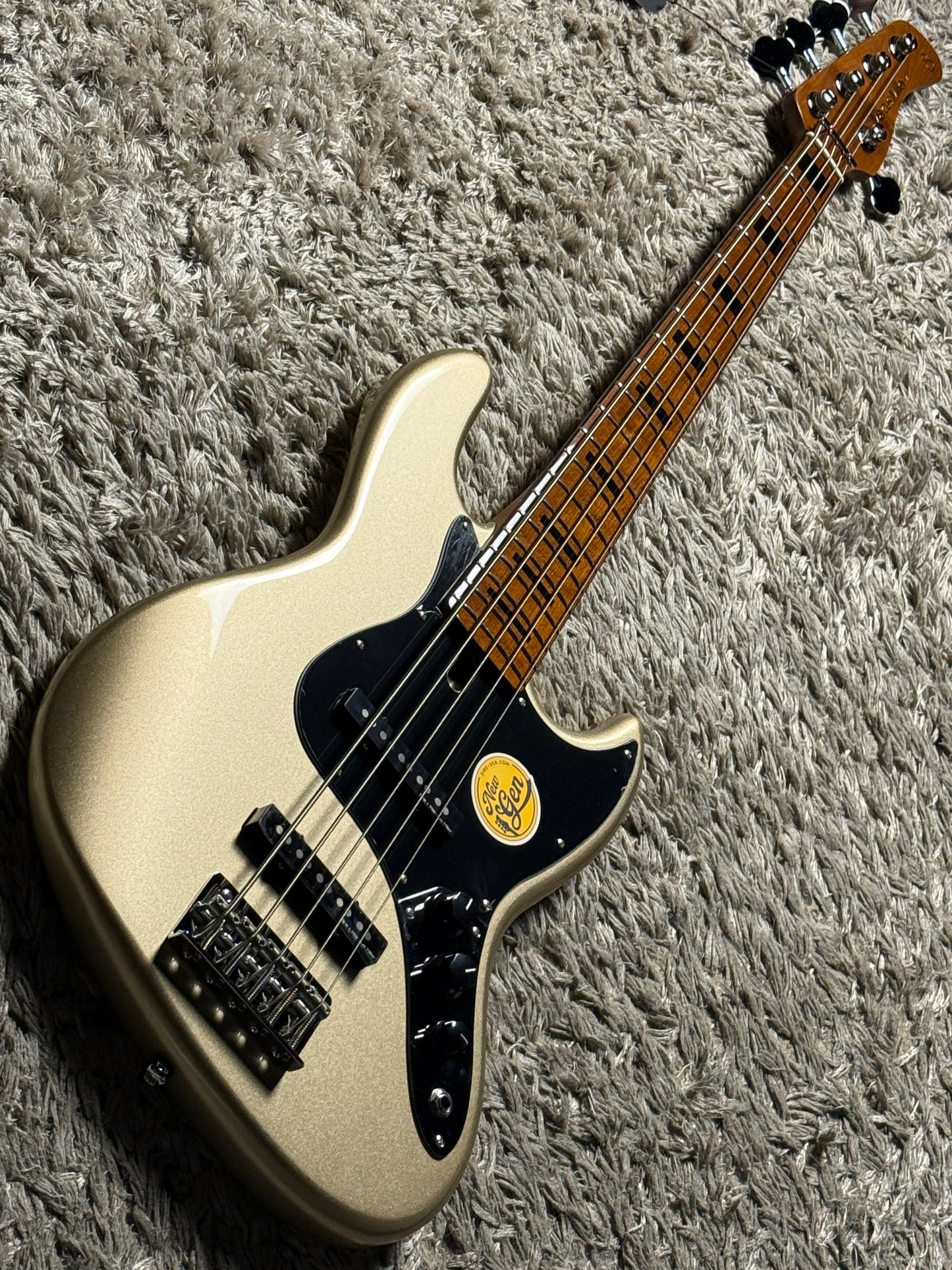 Sire Marcus Miller V5 Alder-5 St in Champagne Gold Metallic
