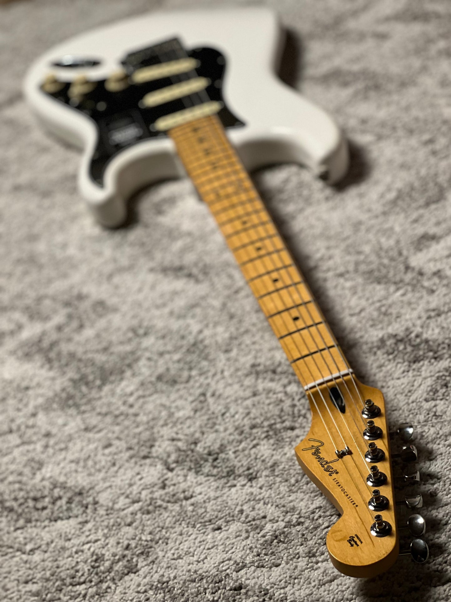 Fender Player II Stratocaster with Maple FB in Polar White MXS24033185