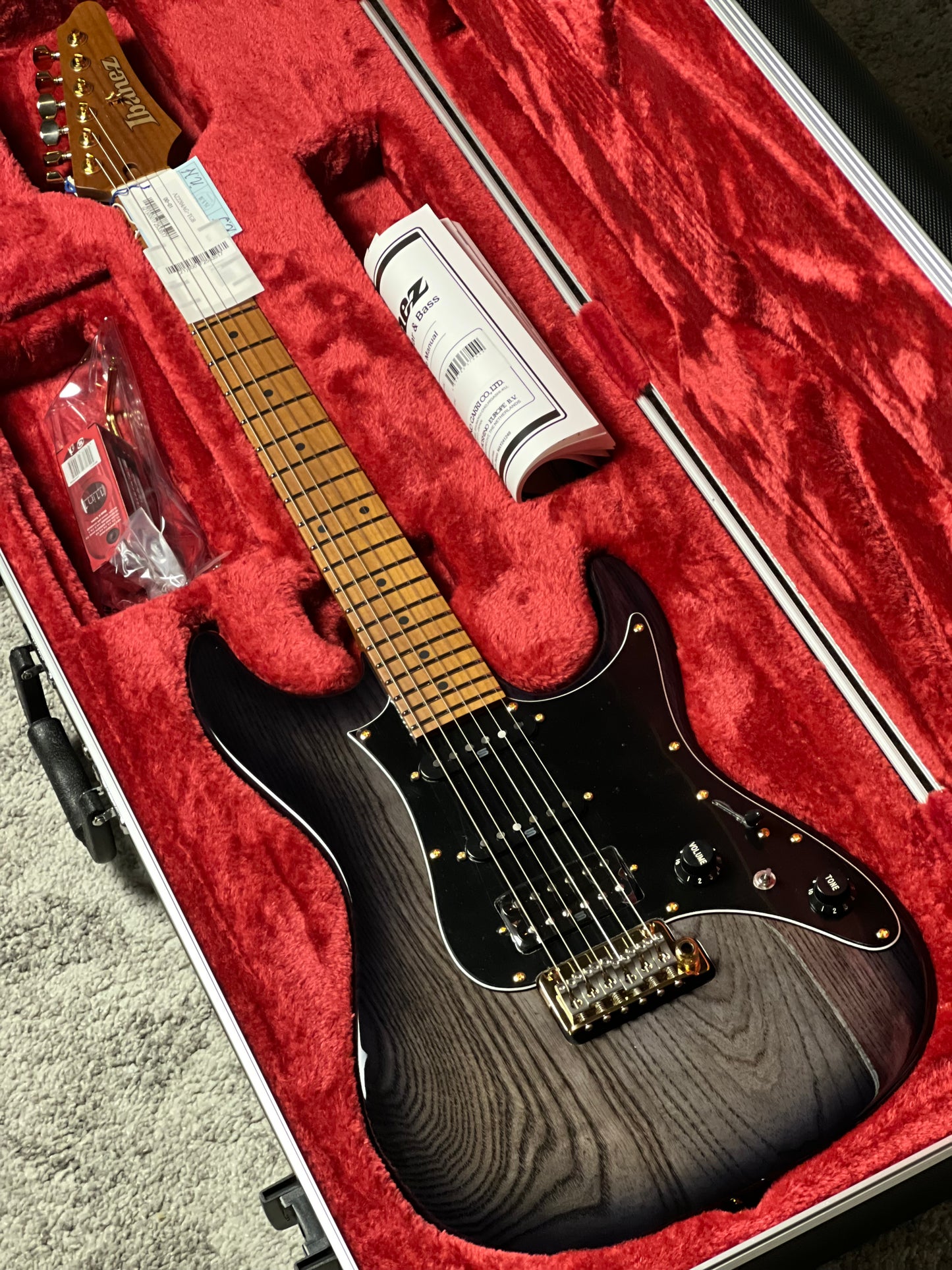 Ibanez Prestige AZ2204AG-TGB w/Case in Transparent Gray Burst F2533517
