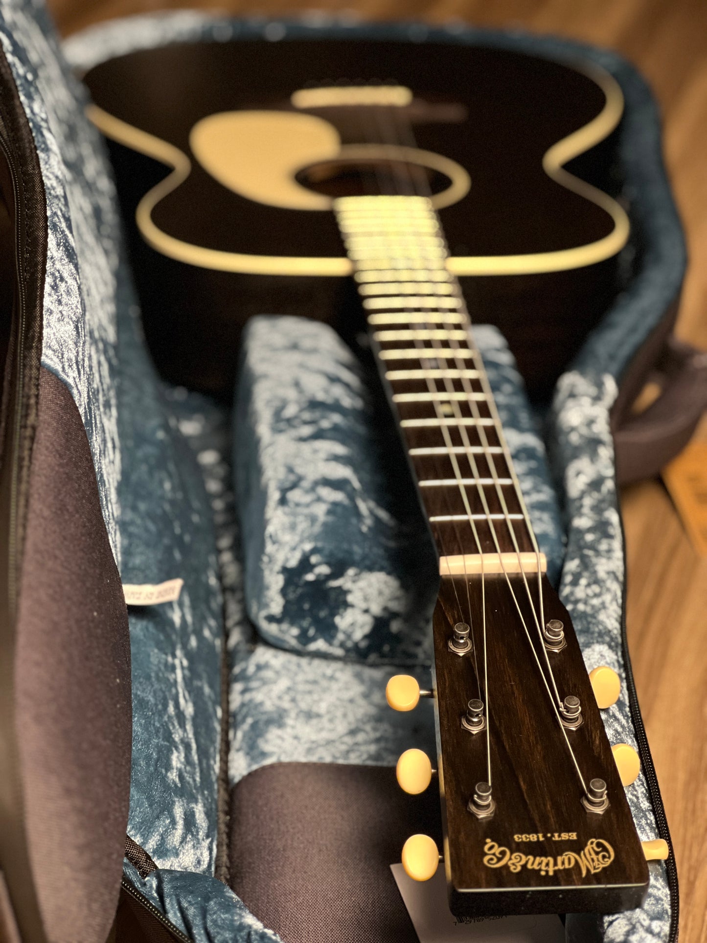 Martin 000-17E Acoustic-electric Guitar in Black Smoke