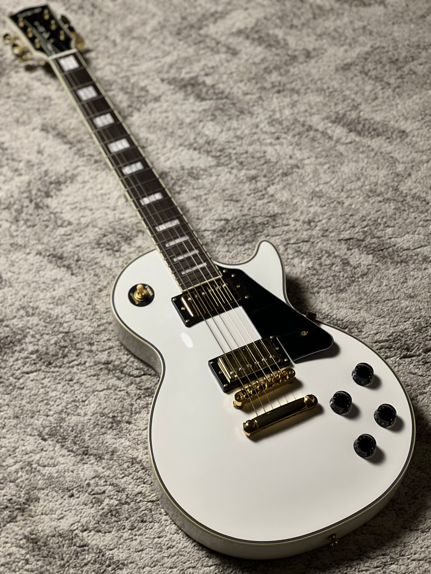 SQOE SELP300 สีขาวอัลไพน์ ฮาร์ดแวร์สีทอง 