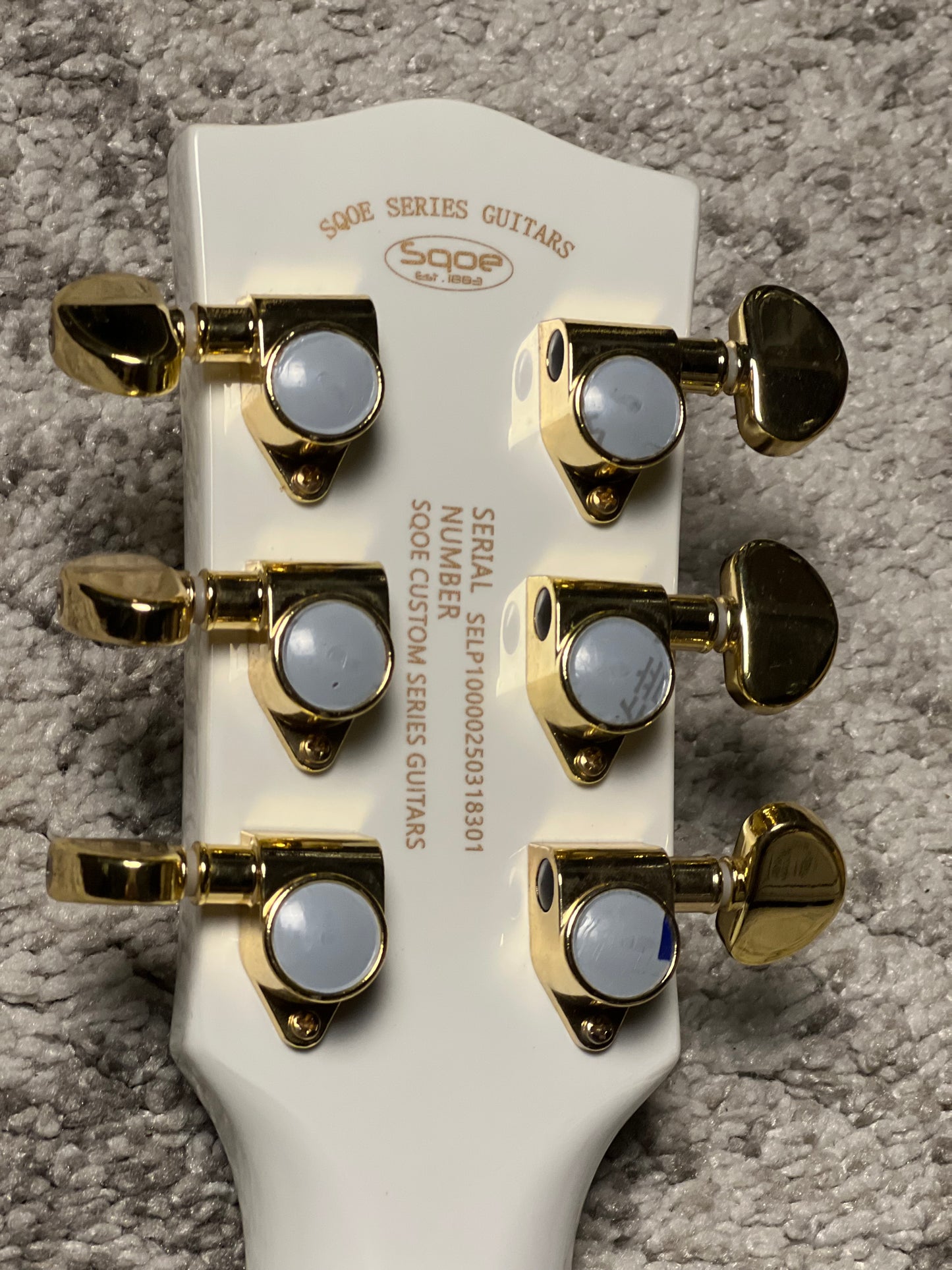 SQOE SELP300 สีขาวอัลไพน์ ฮาร์ดแวร์สีทอง 