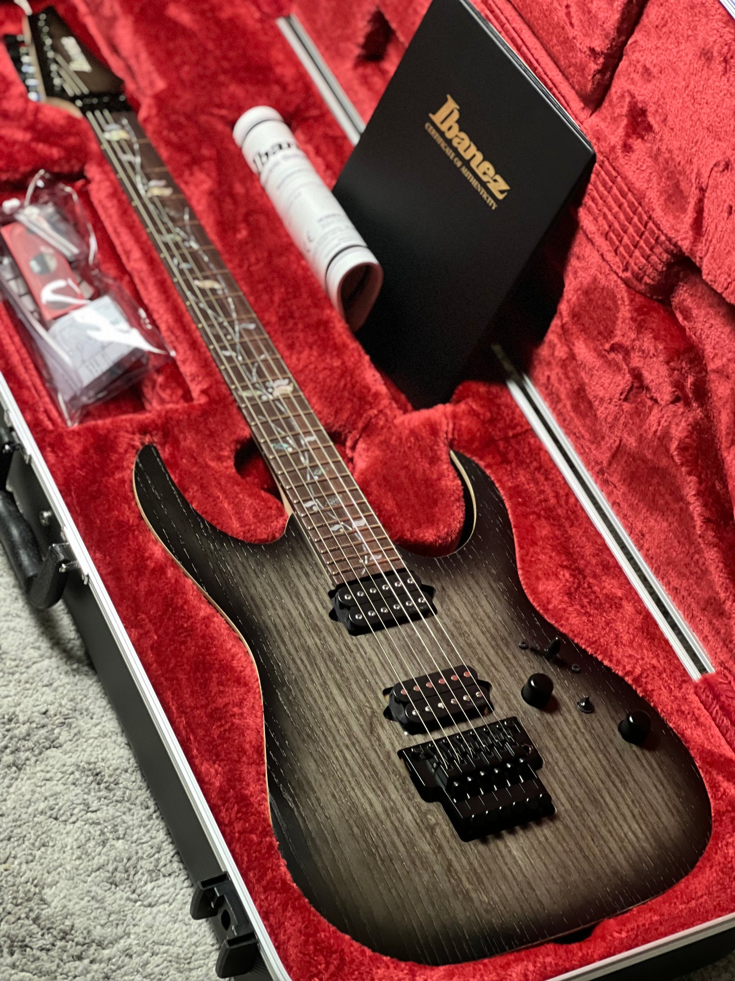 Ibanez J Custom RG8620AH-AGF in Anvil Gray Burst Flat w/Case F2533769