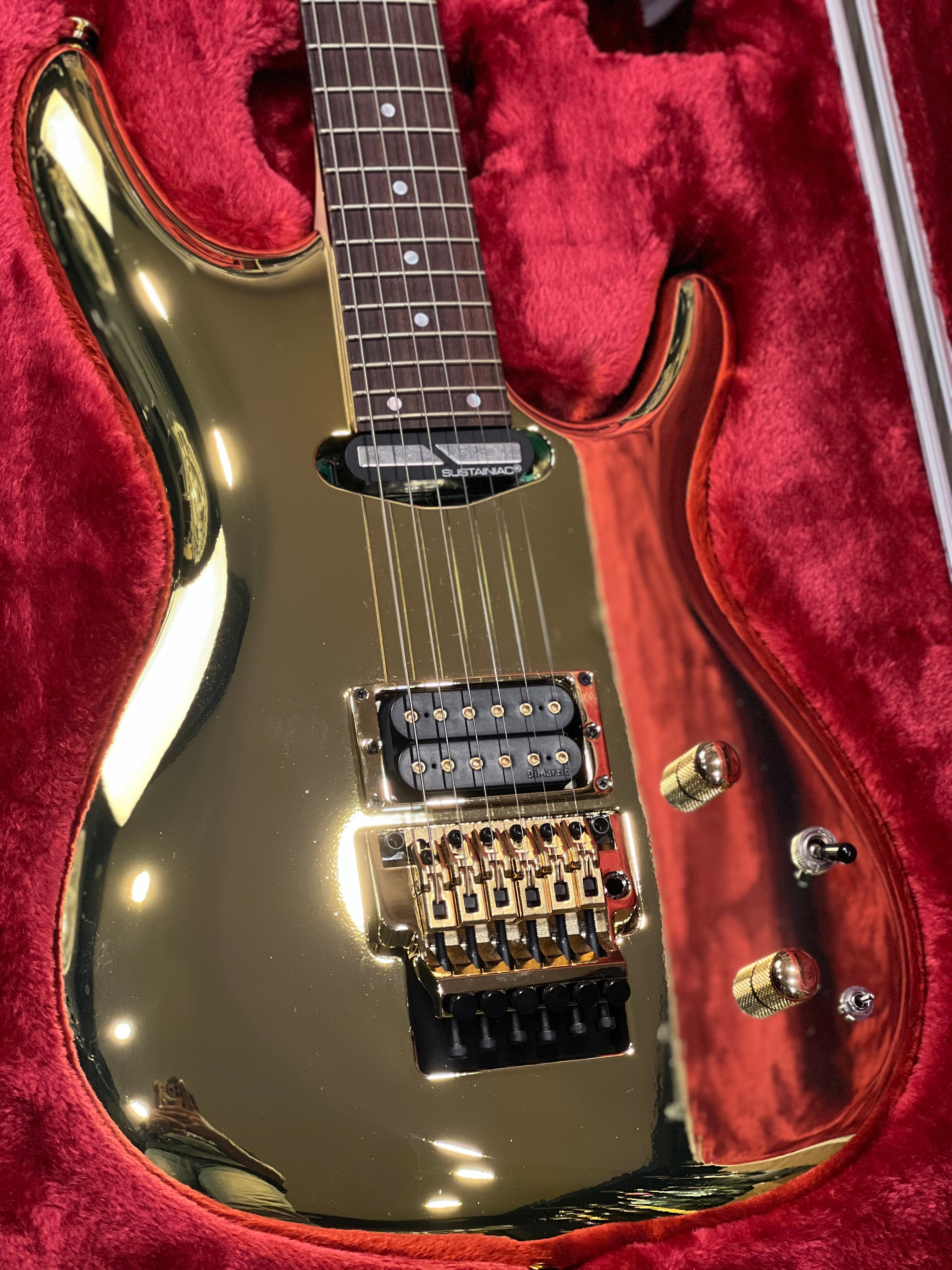 Ibanez JS1GD Joe Satriani Signature in Gold Boy with Case Limited