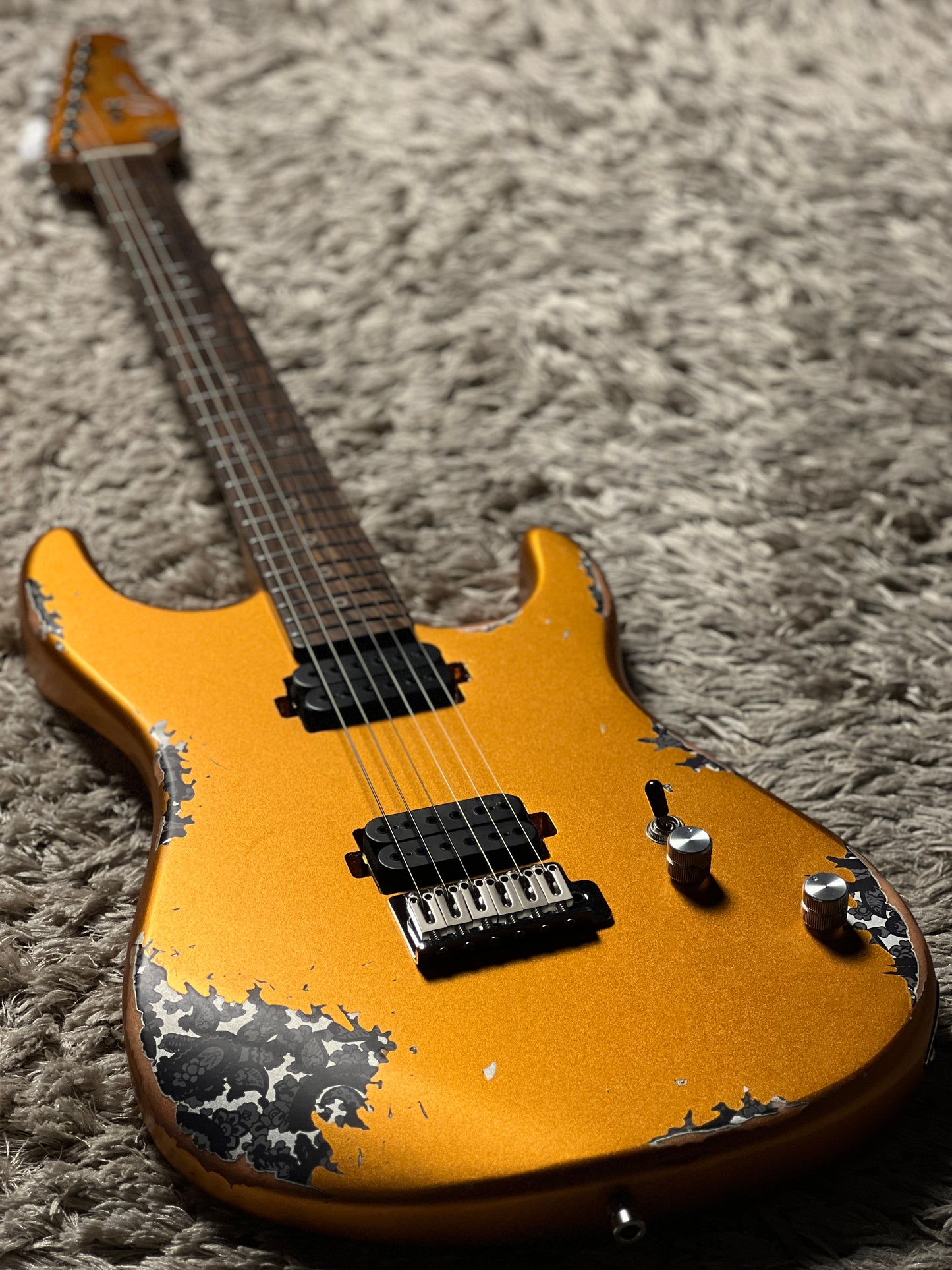 Dhatarattha Performance DST HH in Aztec Gold Over Black Paisley with RW FB and Nitrocellulose Lacquer Relic