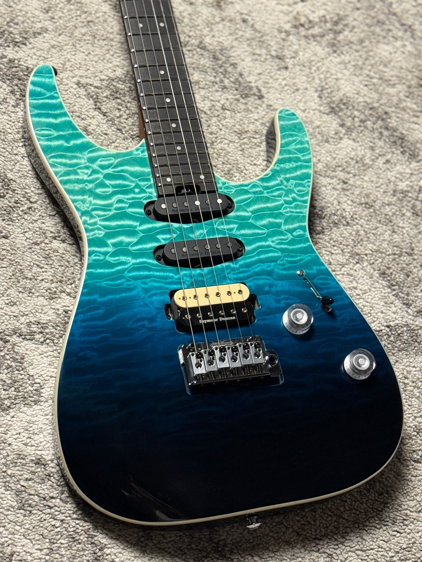 Charvel Pro-Mod Plus Dinky DK24 HSS QM in Blue Curaçao ICC2501088 (USED)