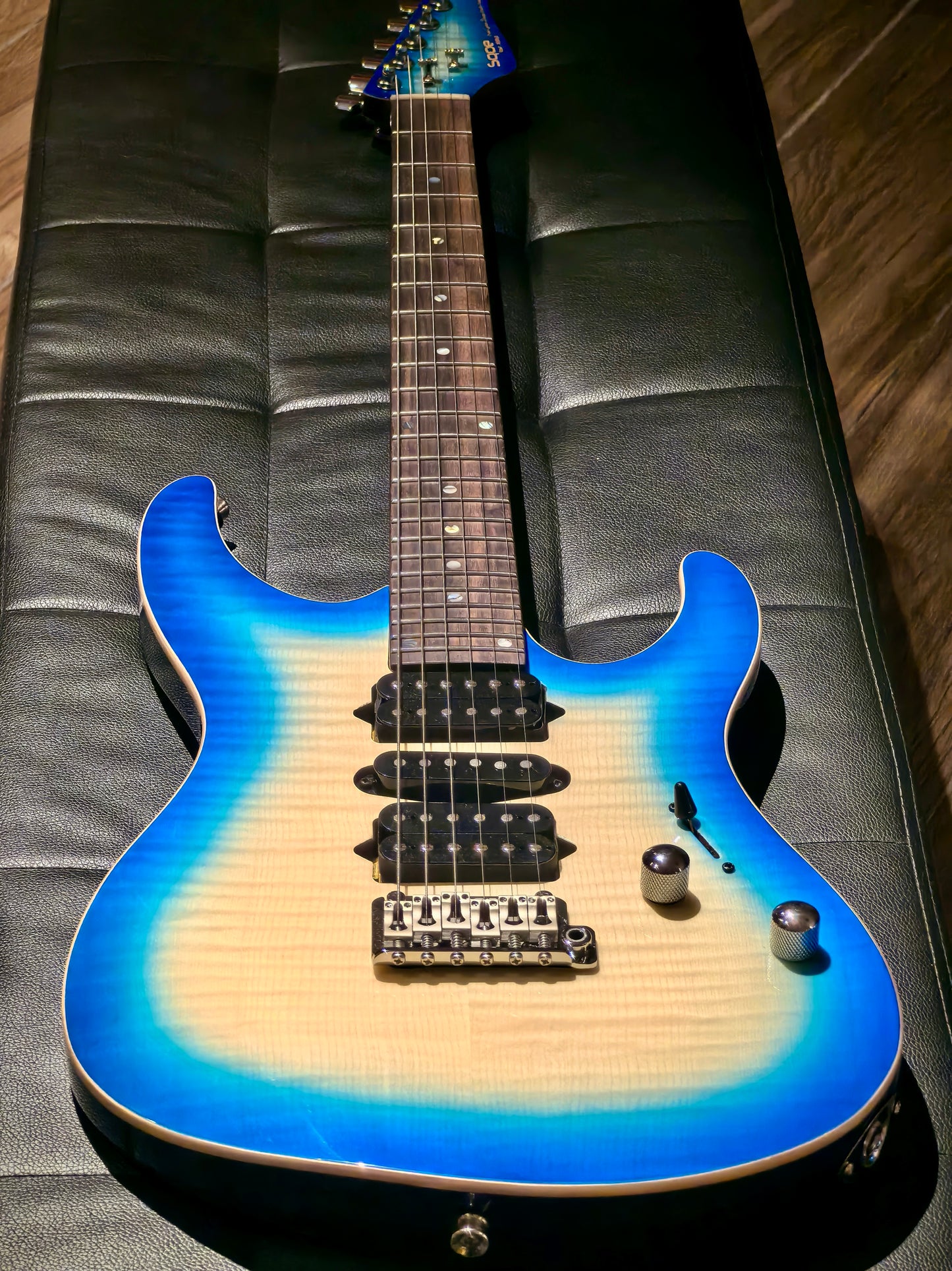 SQOE SEIB998 HSH SBL in Ice Blue