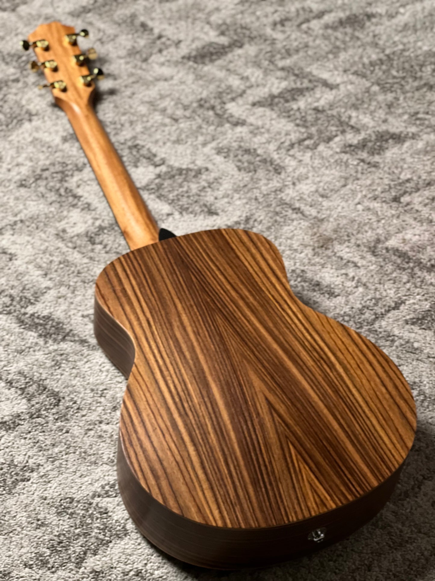 Taylor Sunset Blvd GS Mini-e Rosewood in Shaded Edge Burst Top w/Case