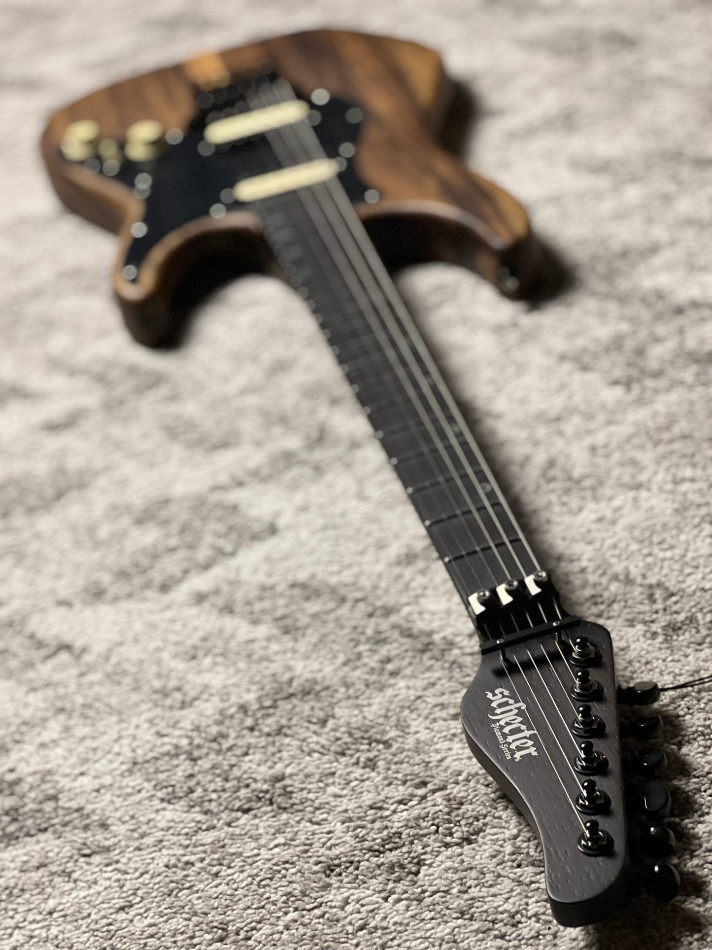 Schecter Sun Valley Super Shredder Exotic in Black Limba W26010860