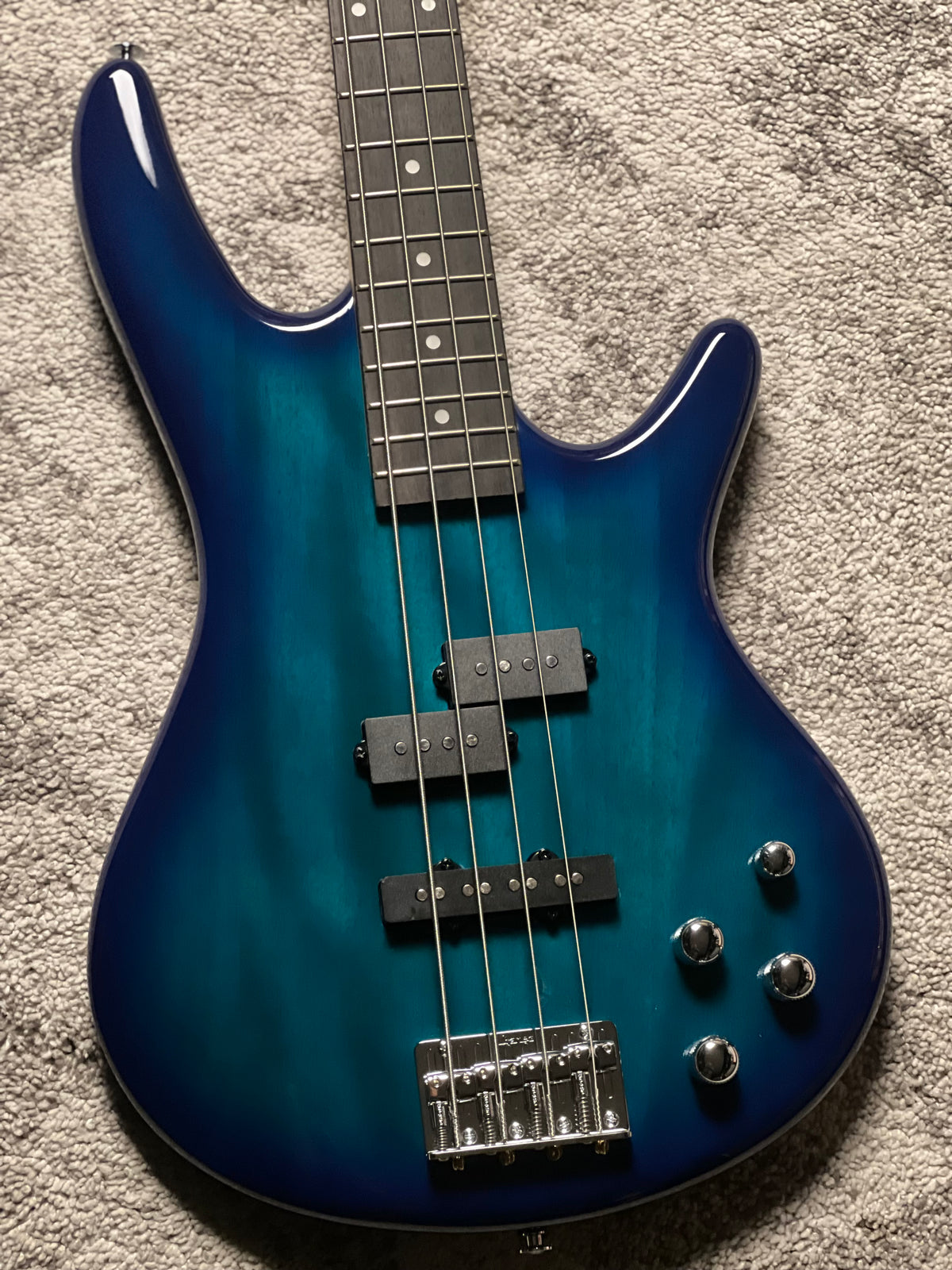 Ibanez GSR200-BMT 4-String in Blue Moon Burst